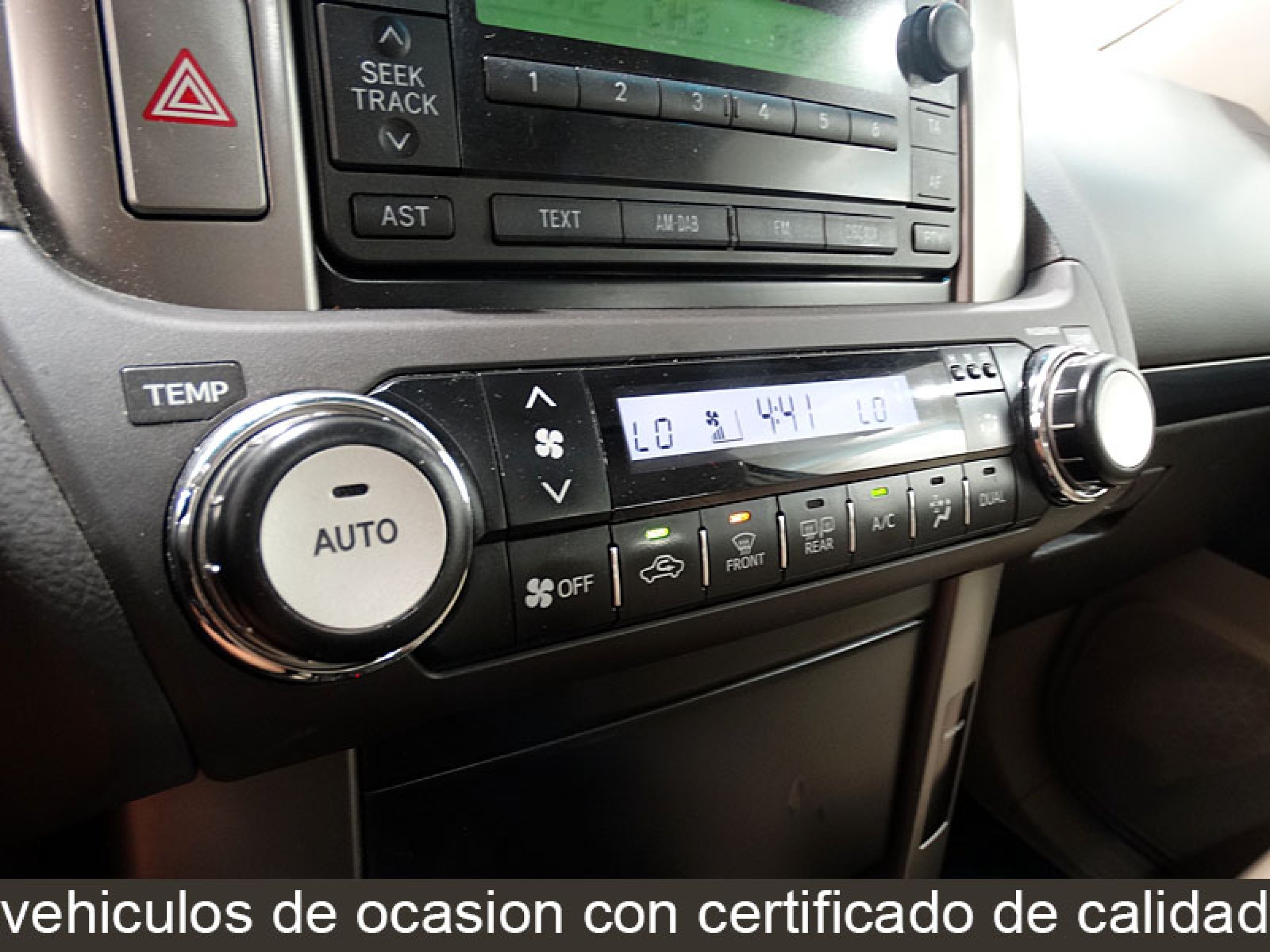 Foto Toyota Land Cruiser 26