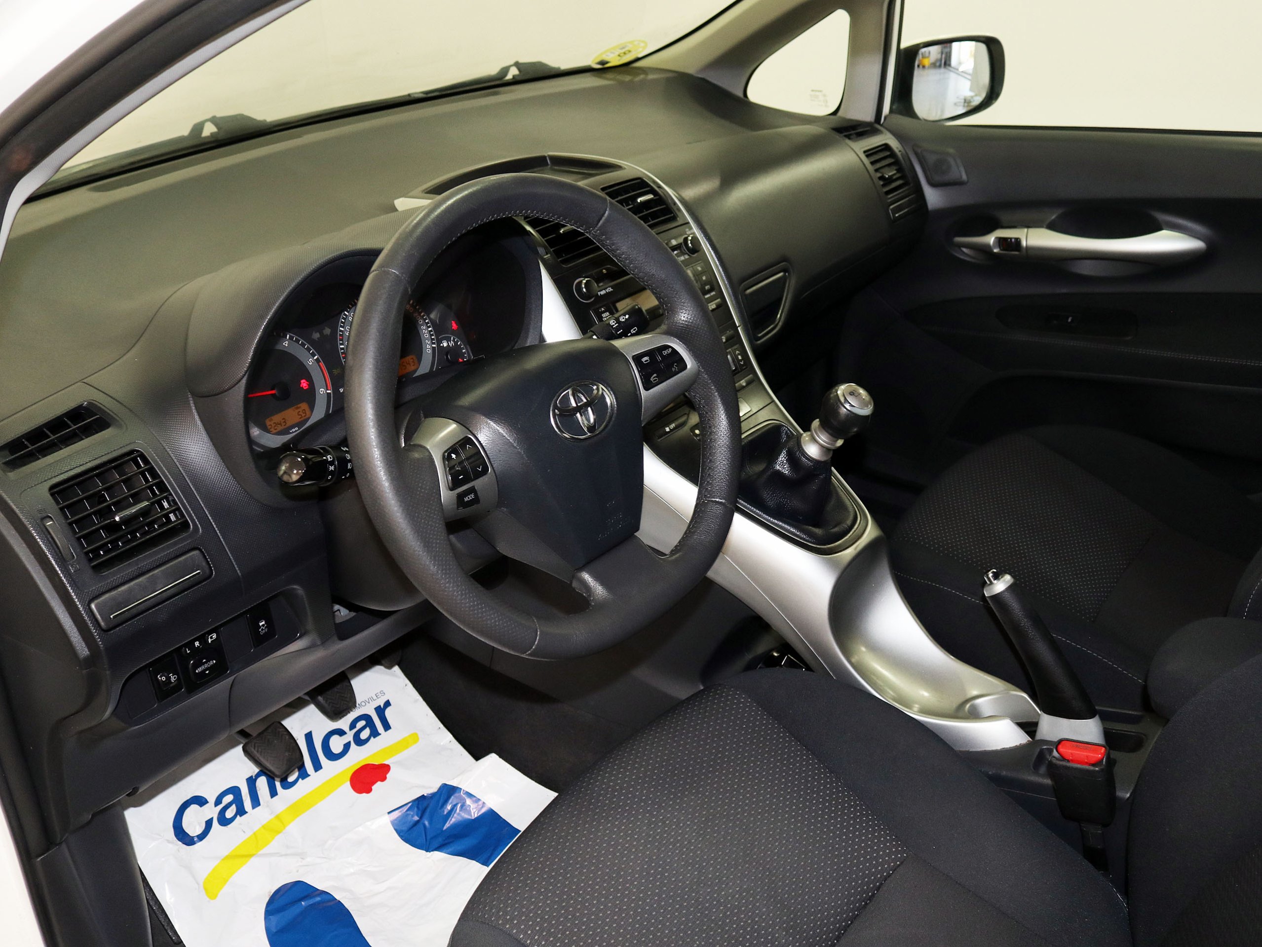 Foto Toyota Auris 13