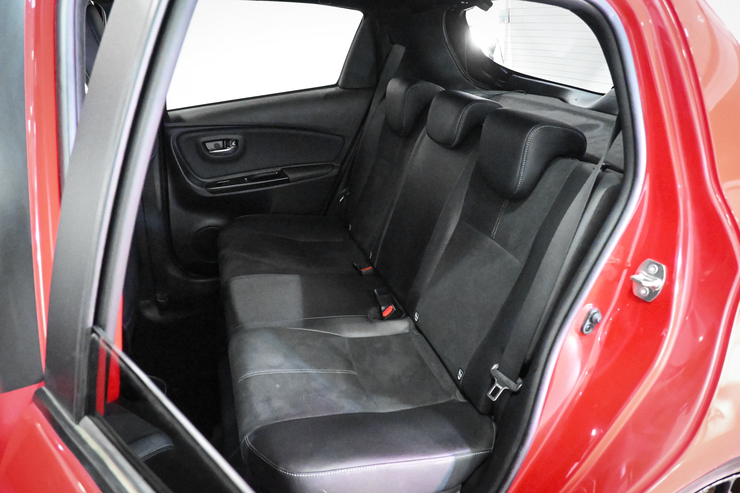Foto Toyota Yaris 16