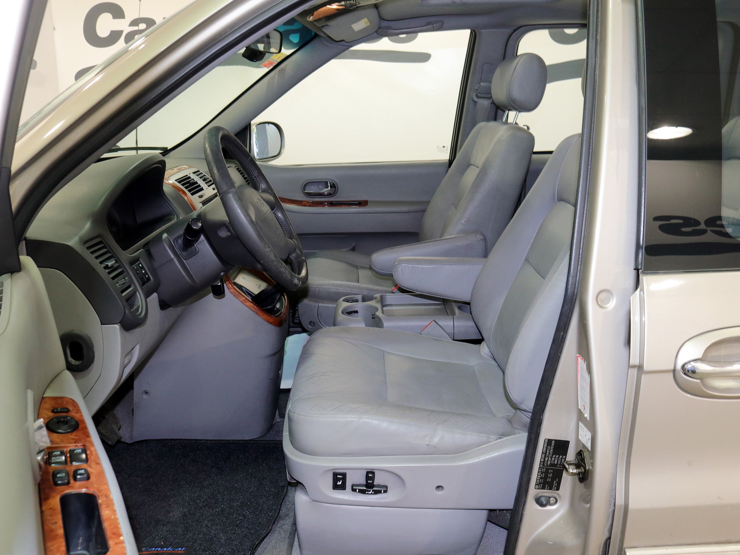 Foto Kia Carnival 12 Foto Kia Carnival 12