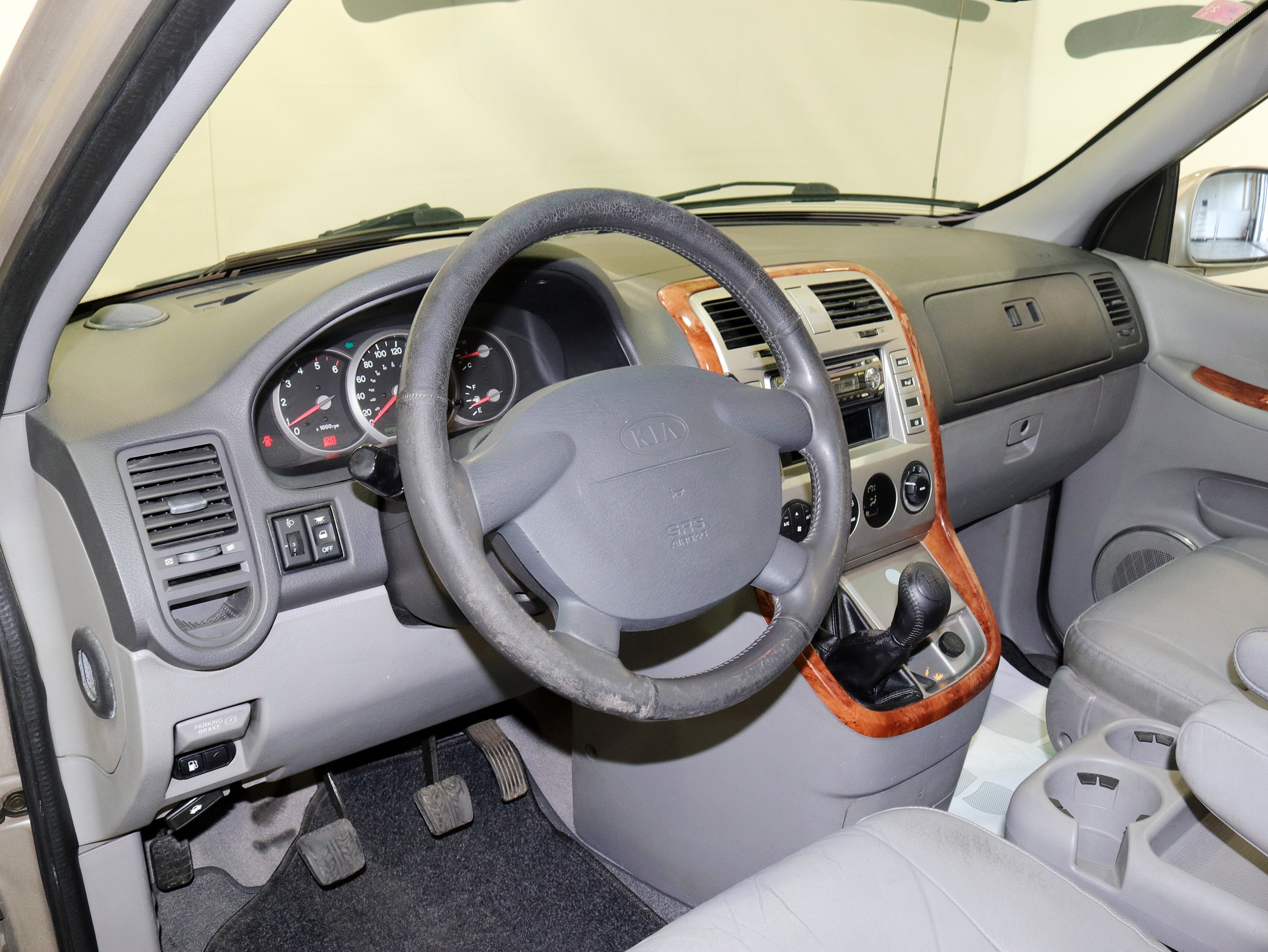 Foto Kia Carnival 17 Foto Kia Carnival 17