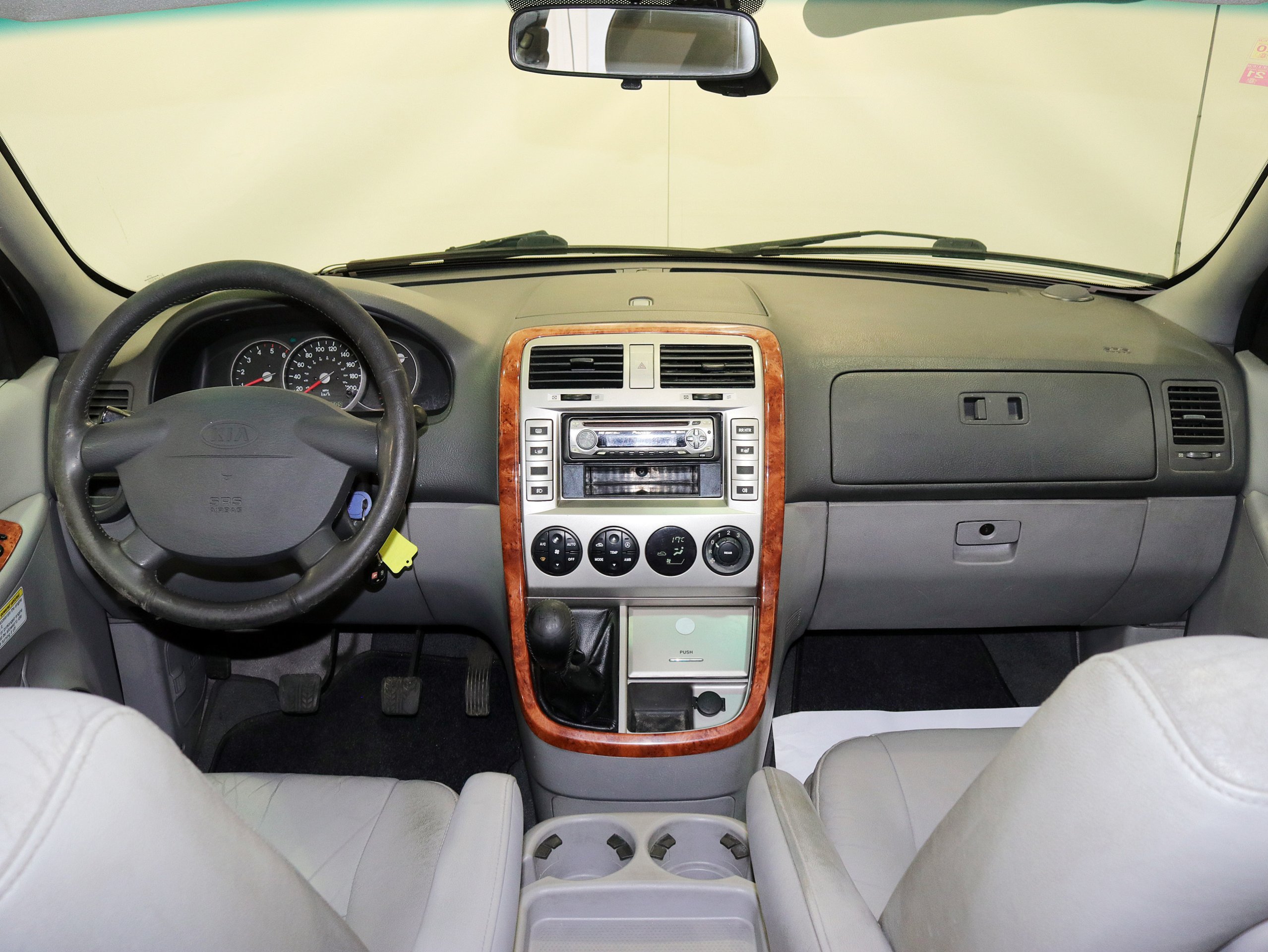 Foto Kia Carnival 18 Foto Kia Carnival 18