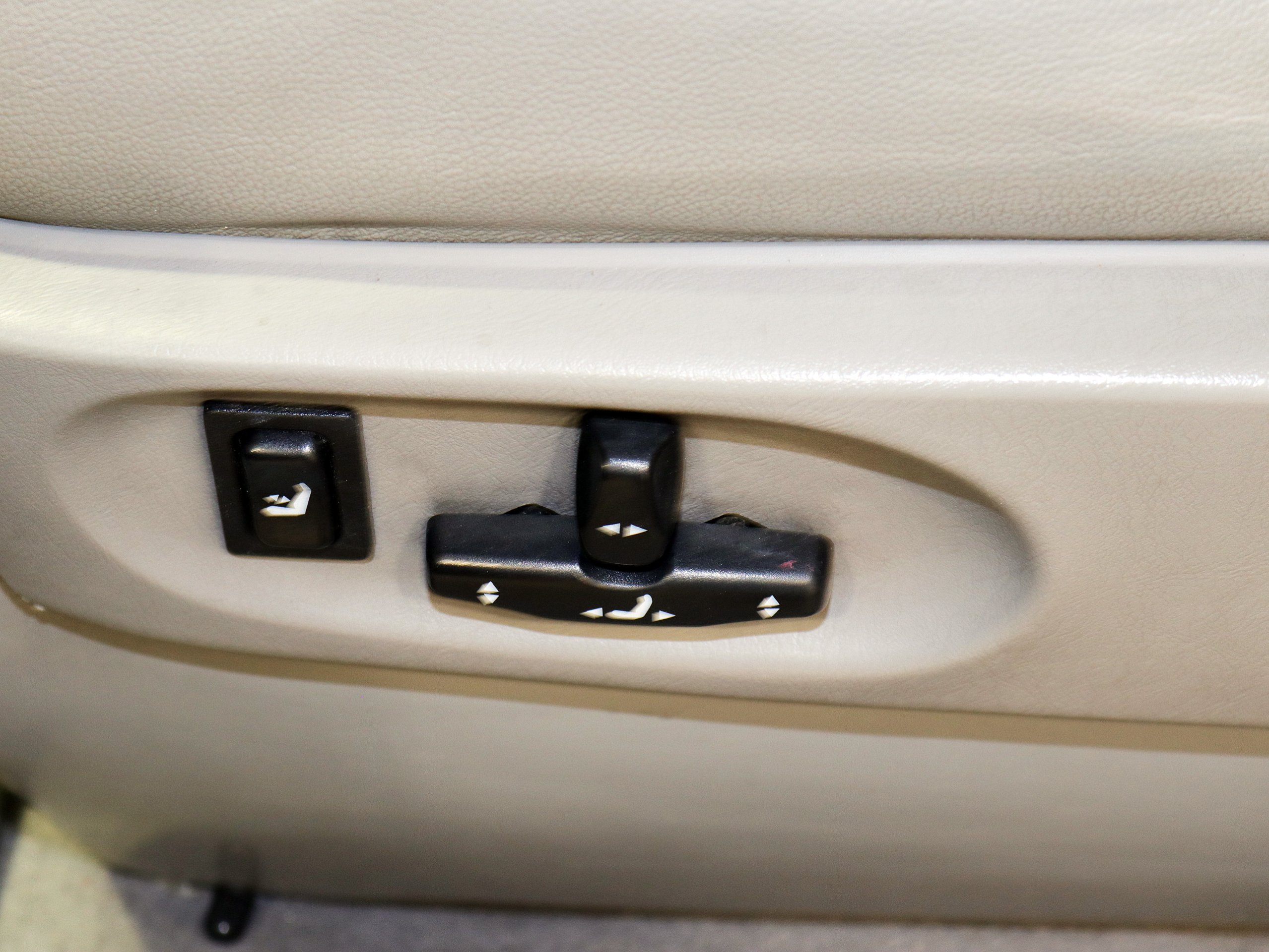 Foto Kia Carnival 28 Foto Kia Carnival 28