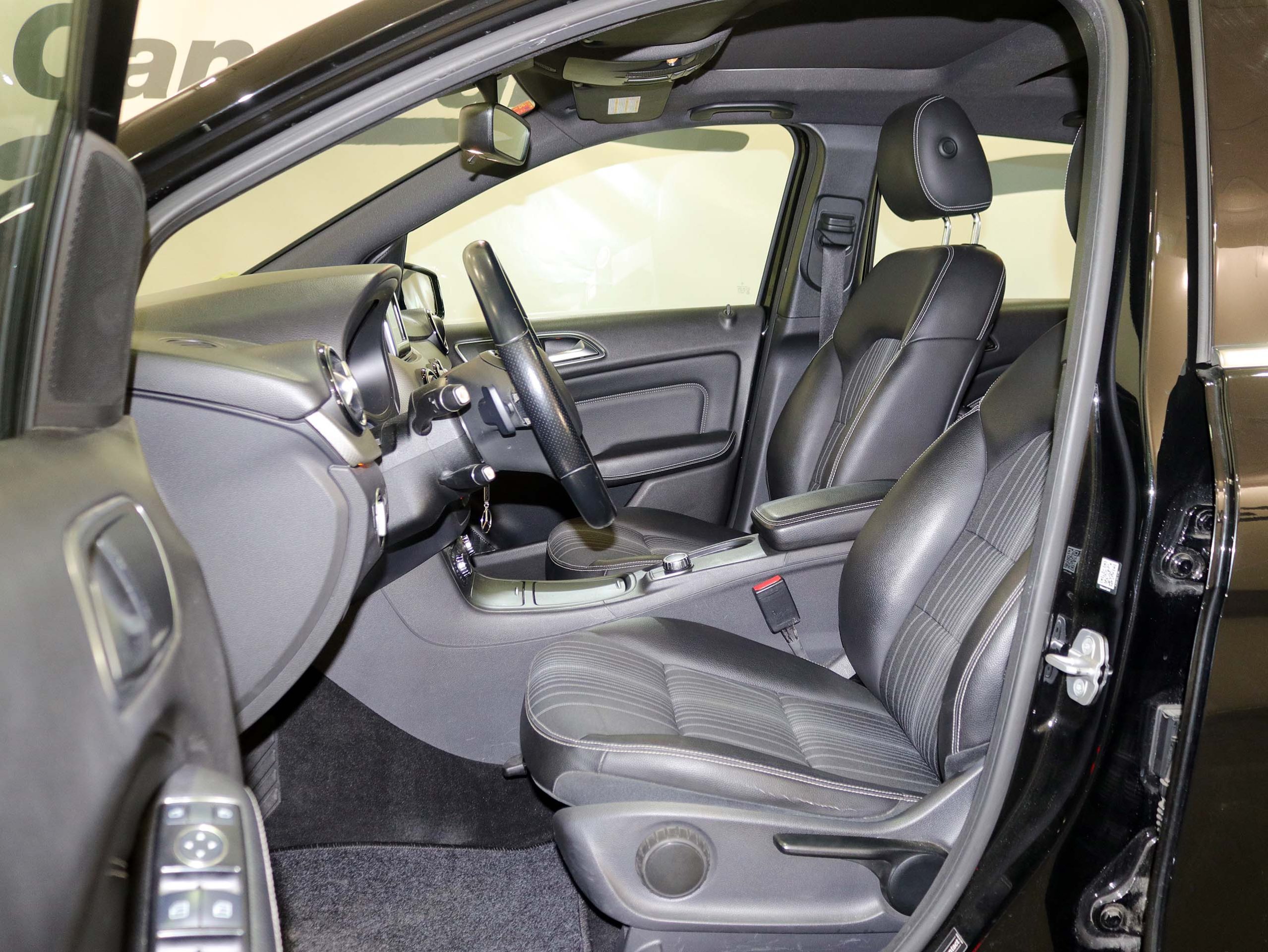 Foto Mercedes-Benz B 180 15