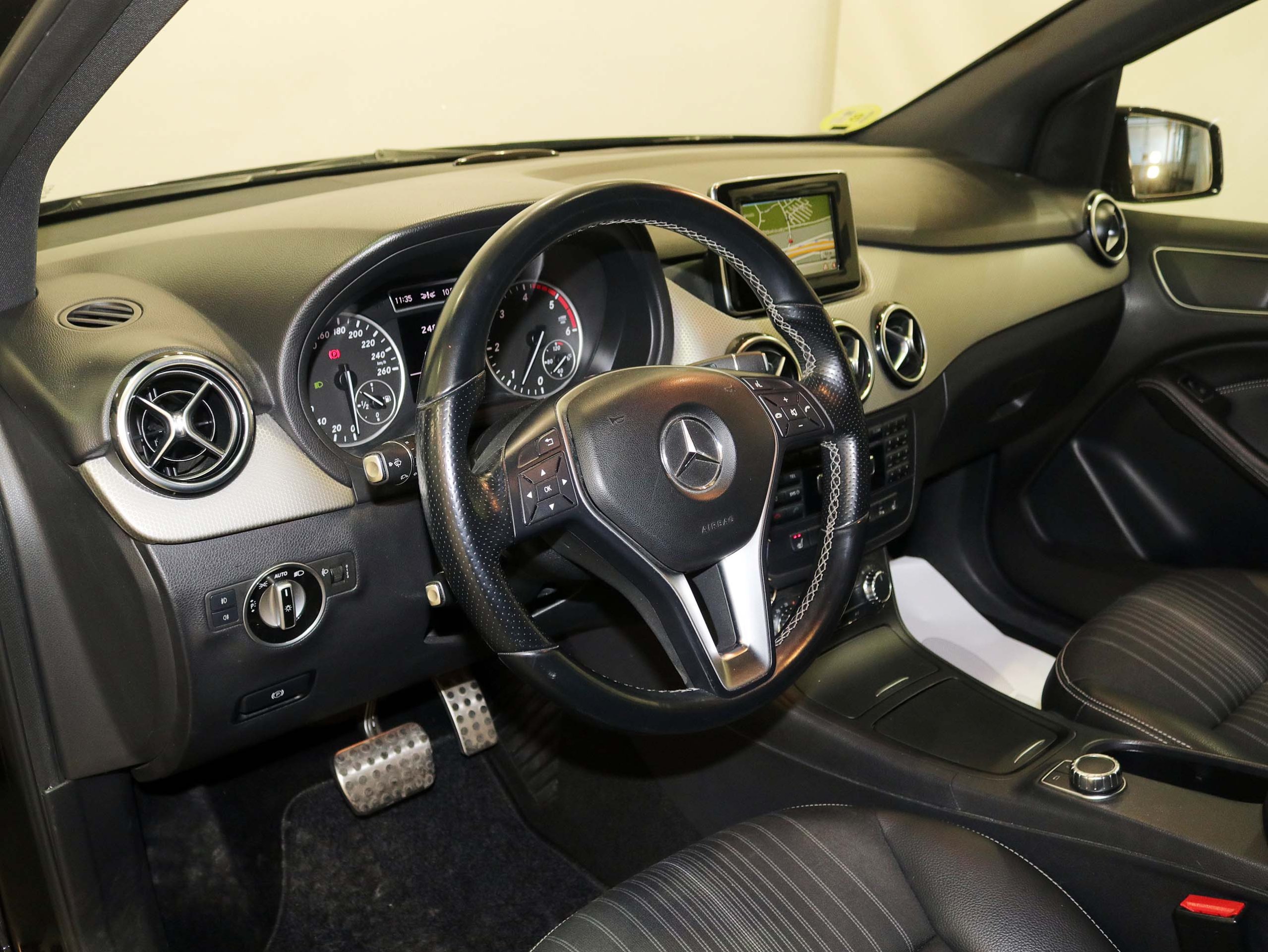 Foto Mercedes-Benz B 180 20