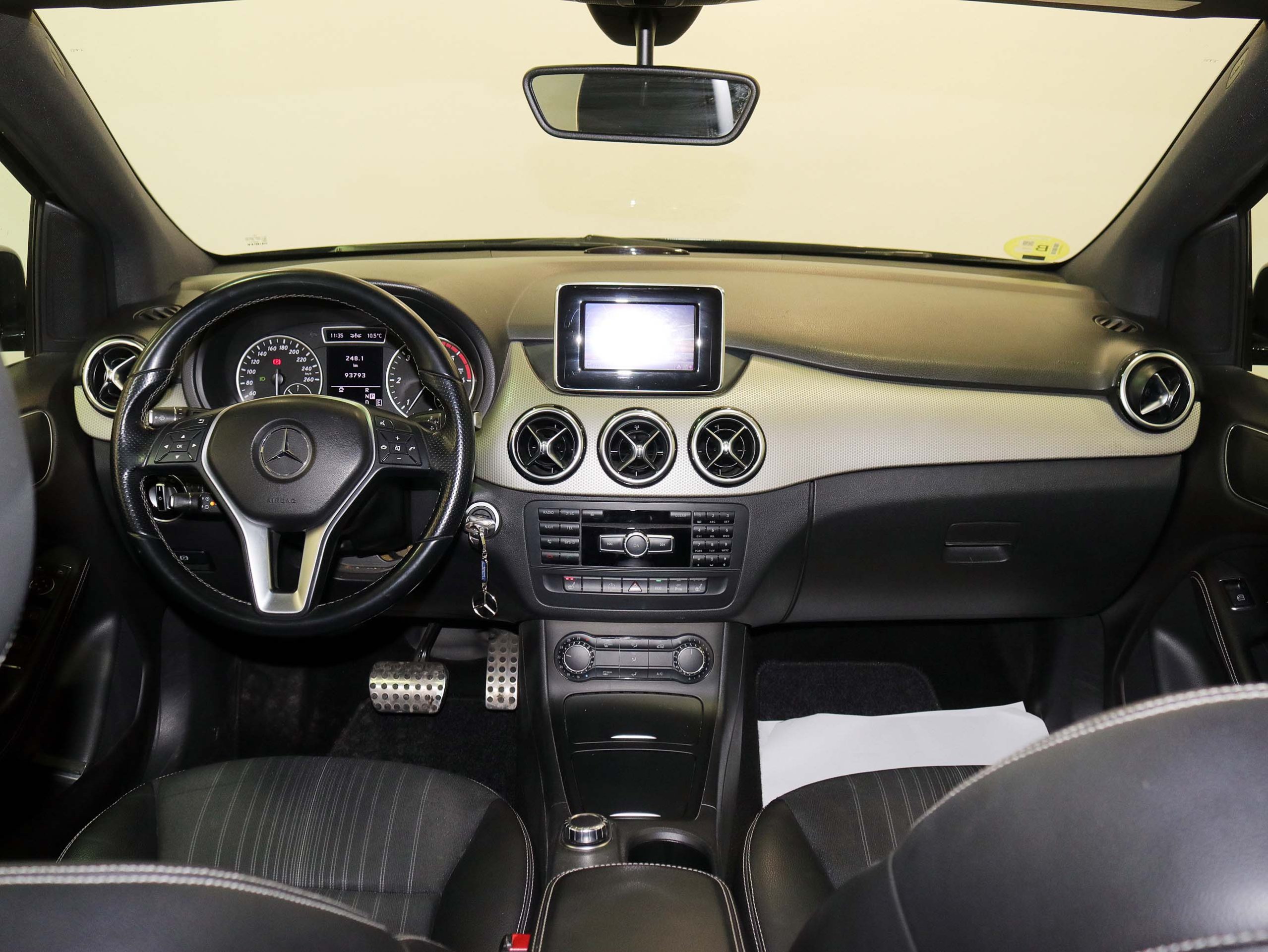 Foto Mercedes-Benz B 180 21