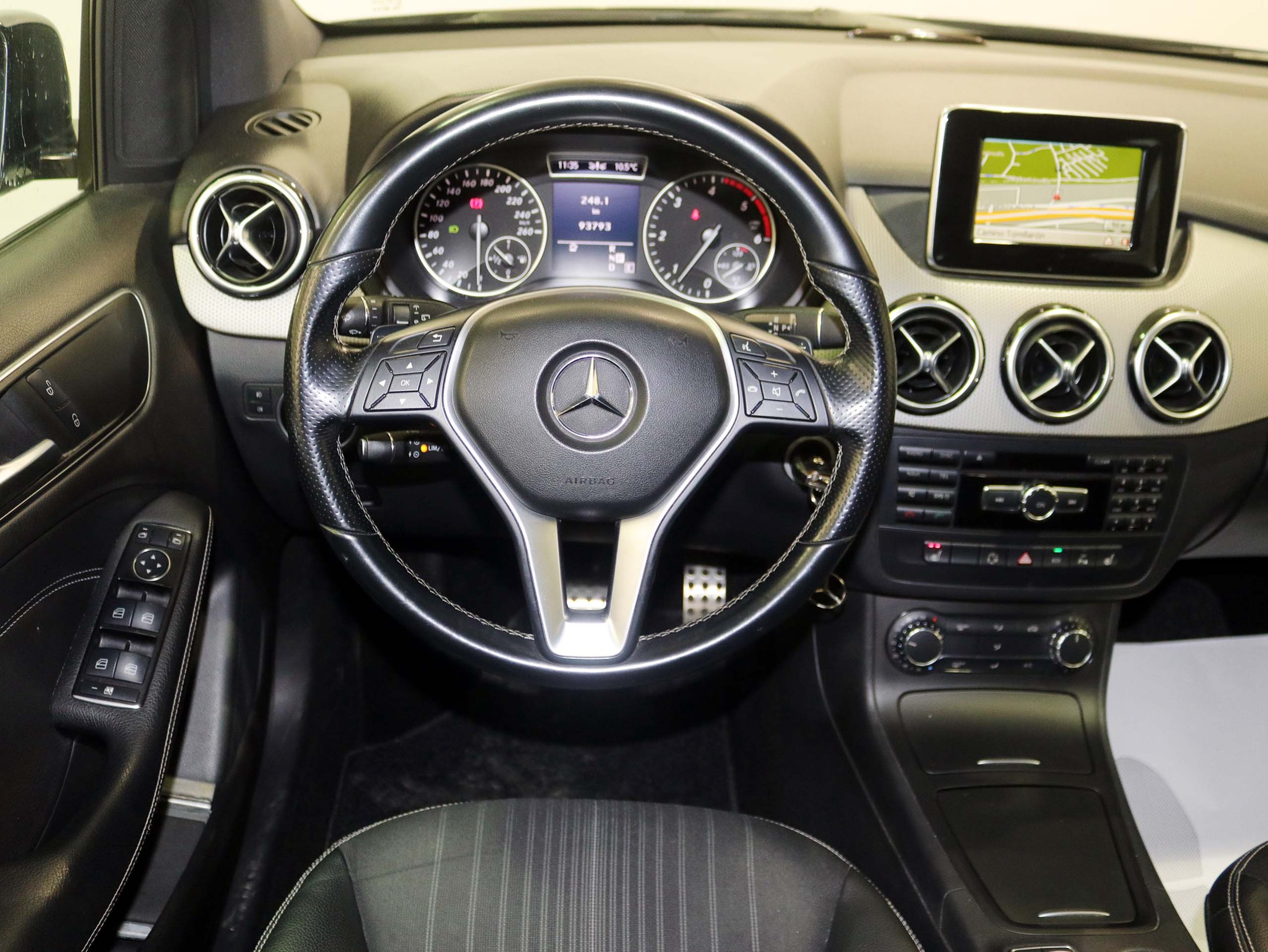 Foto Mercedes-Benz B 180 22