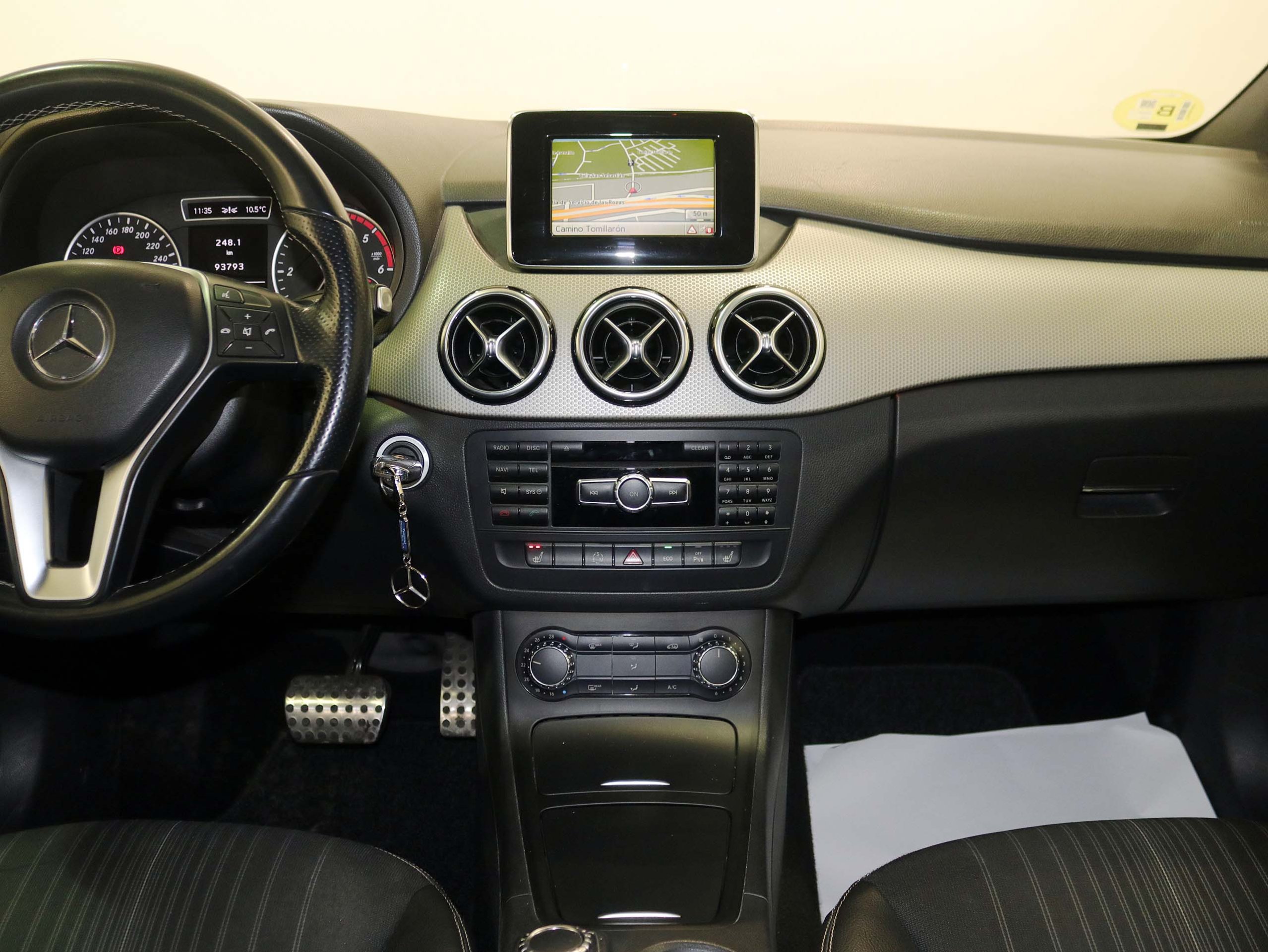 Foto Mercedes-Benz B 180 23
