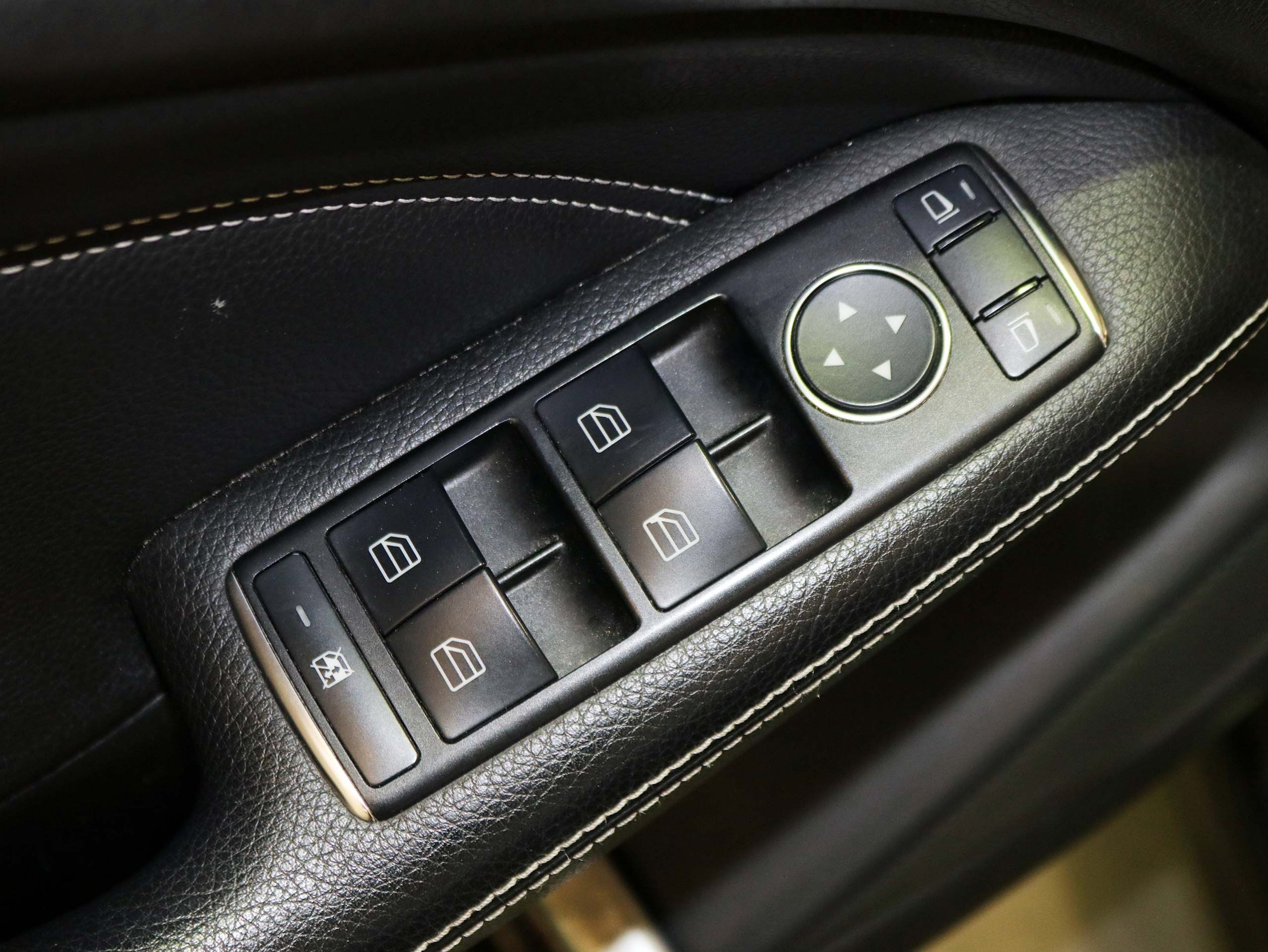 Foto Mercedes-Benz B 180 28
