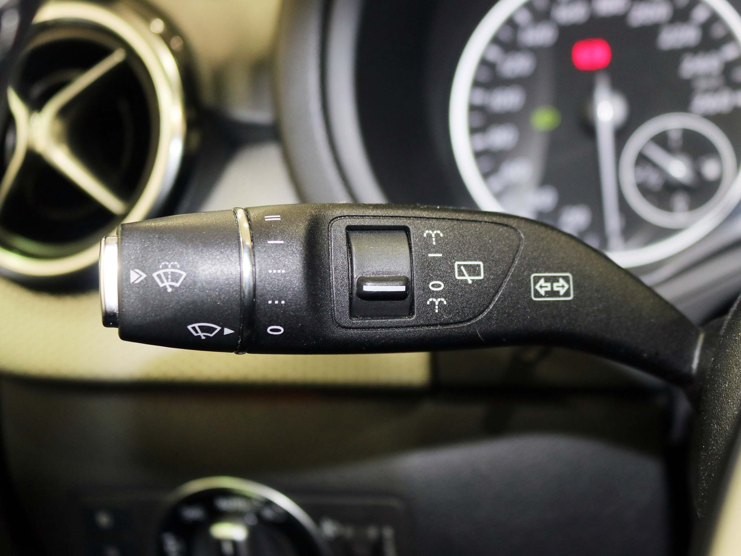 Foto Mercedes-Benz B 180 32