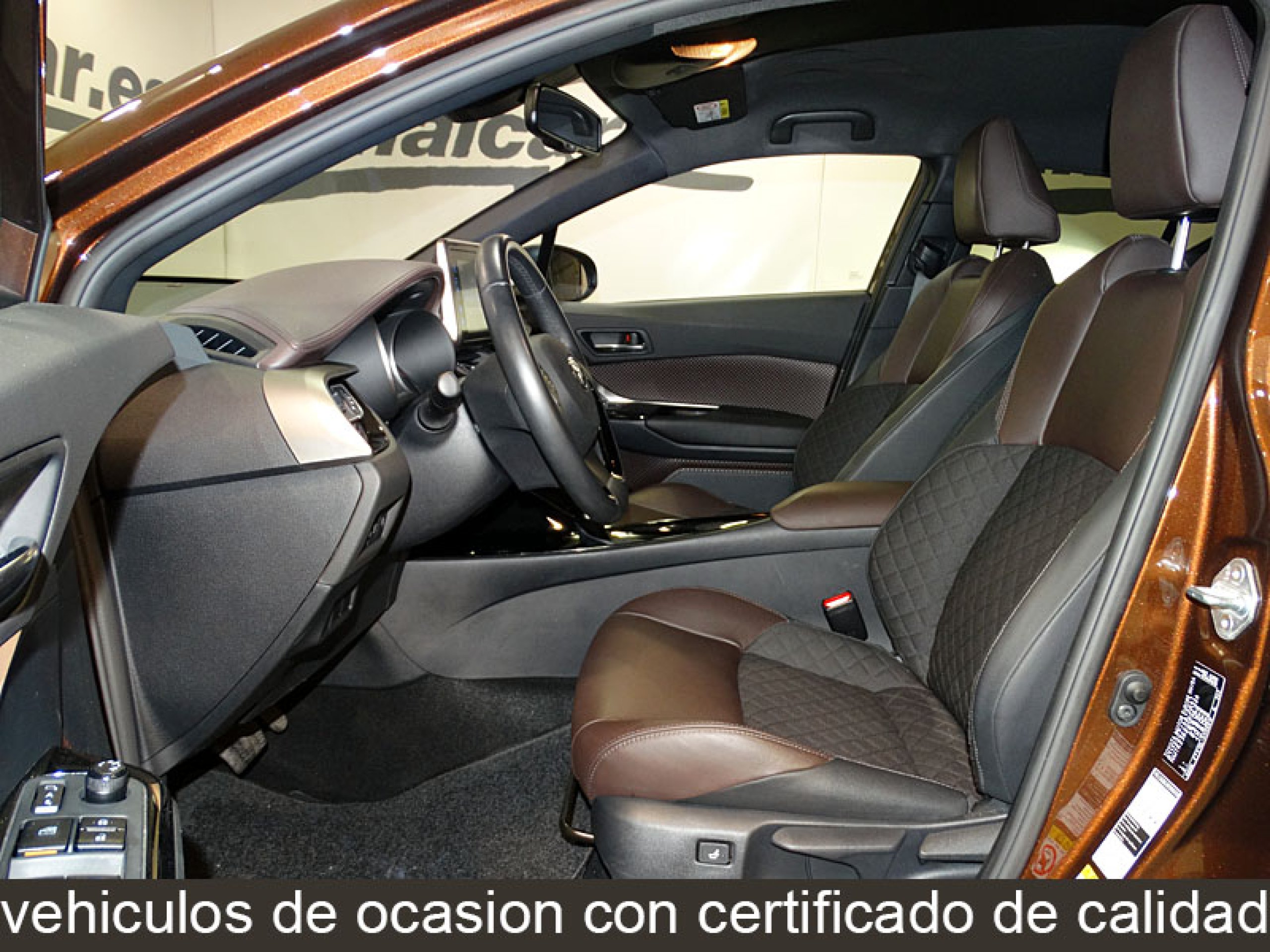 Foto Toyota C-HR 15