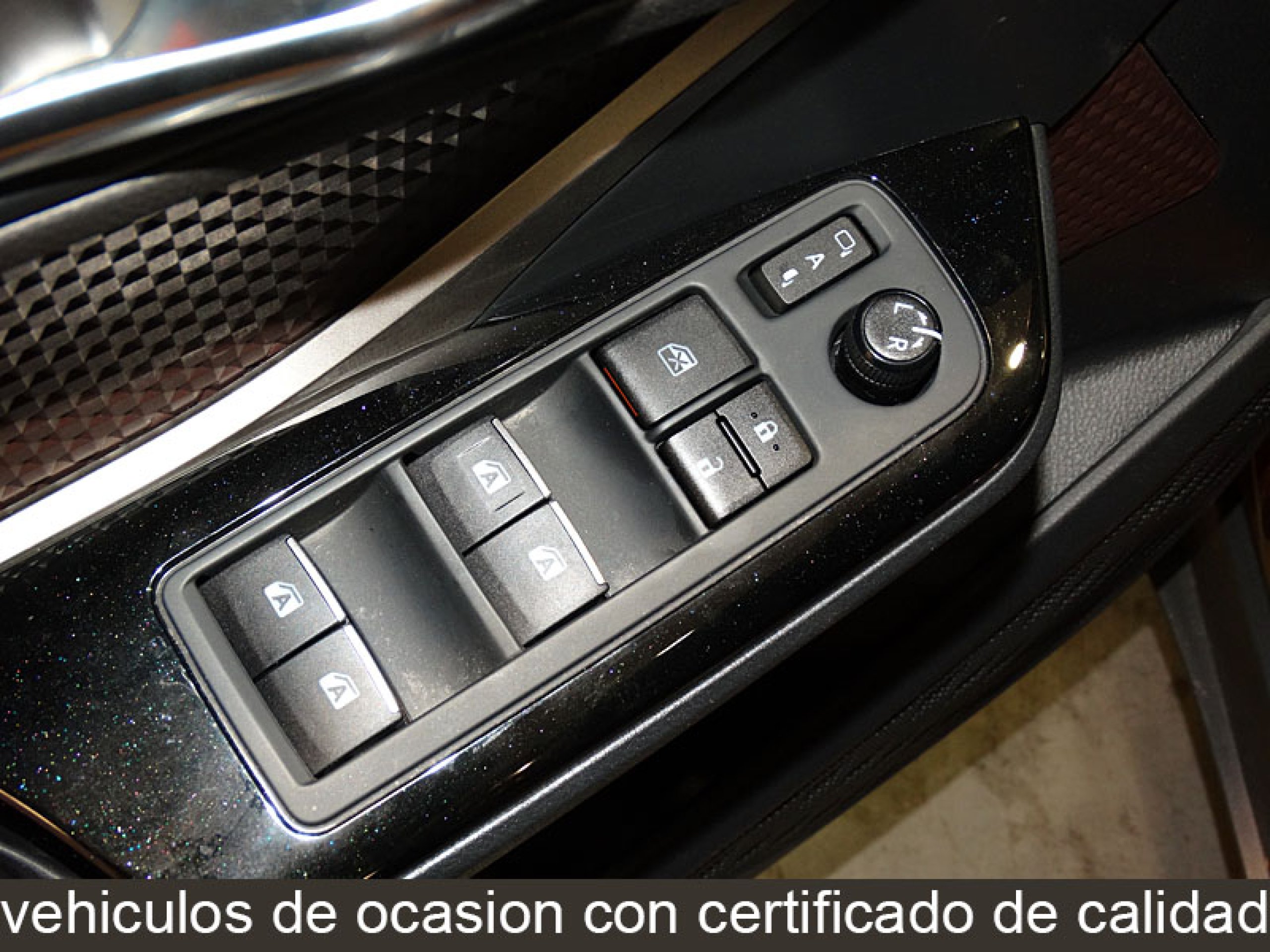 Foto Toyota C-HR 26