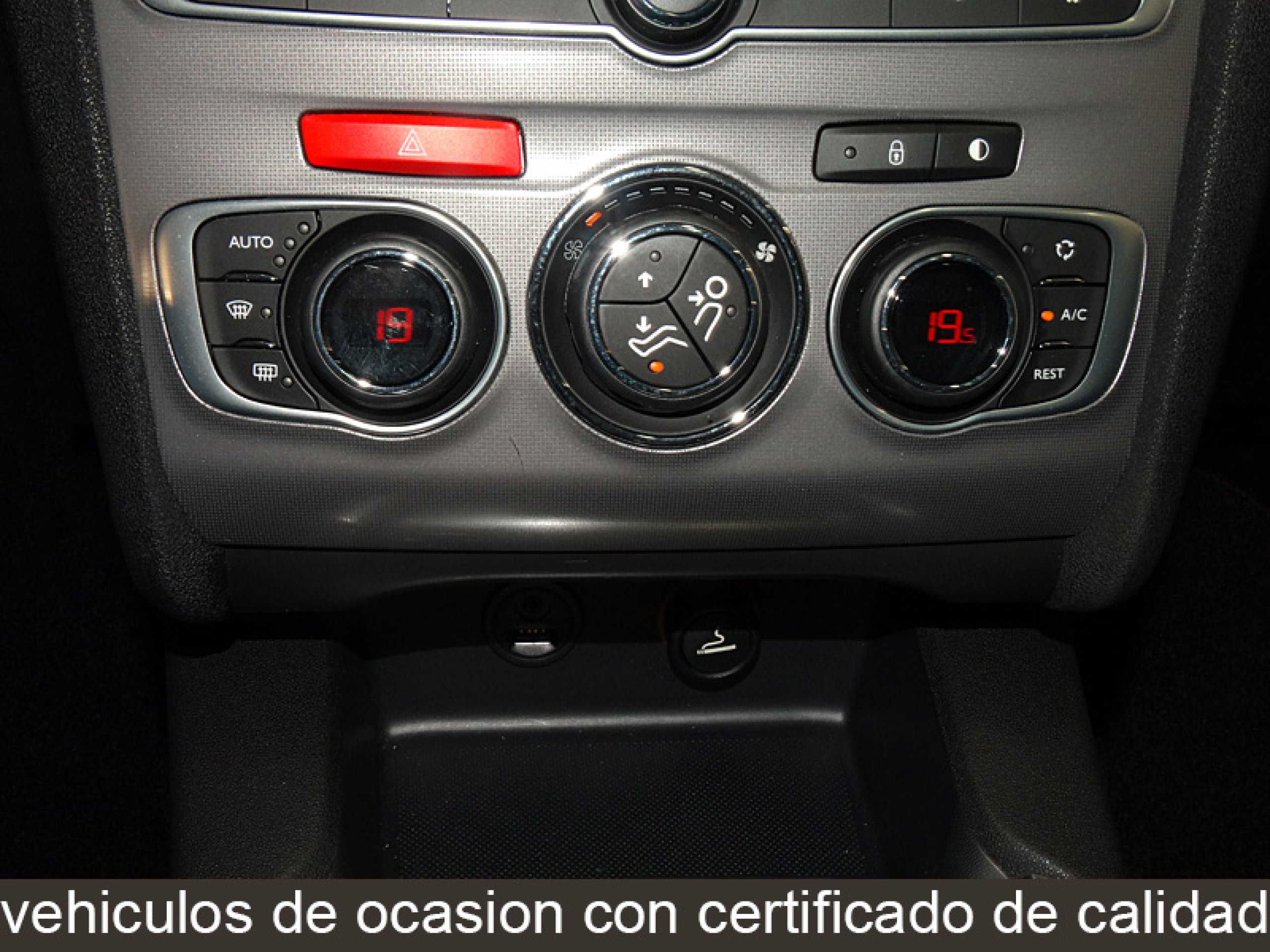 Foto Citroen C4 26