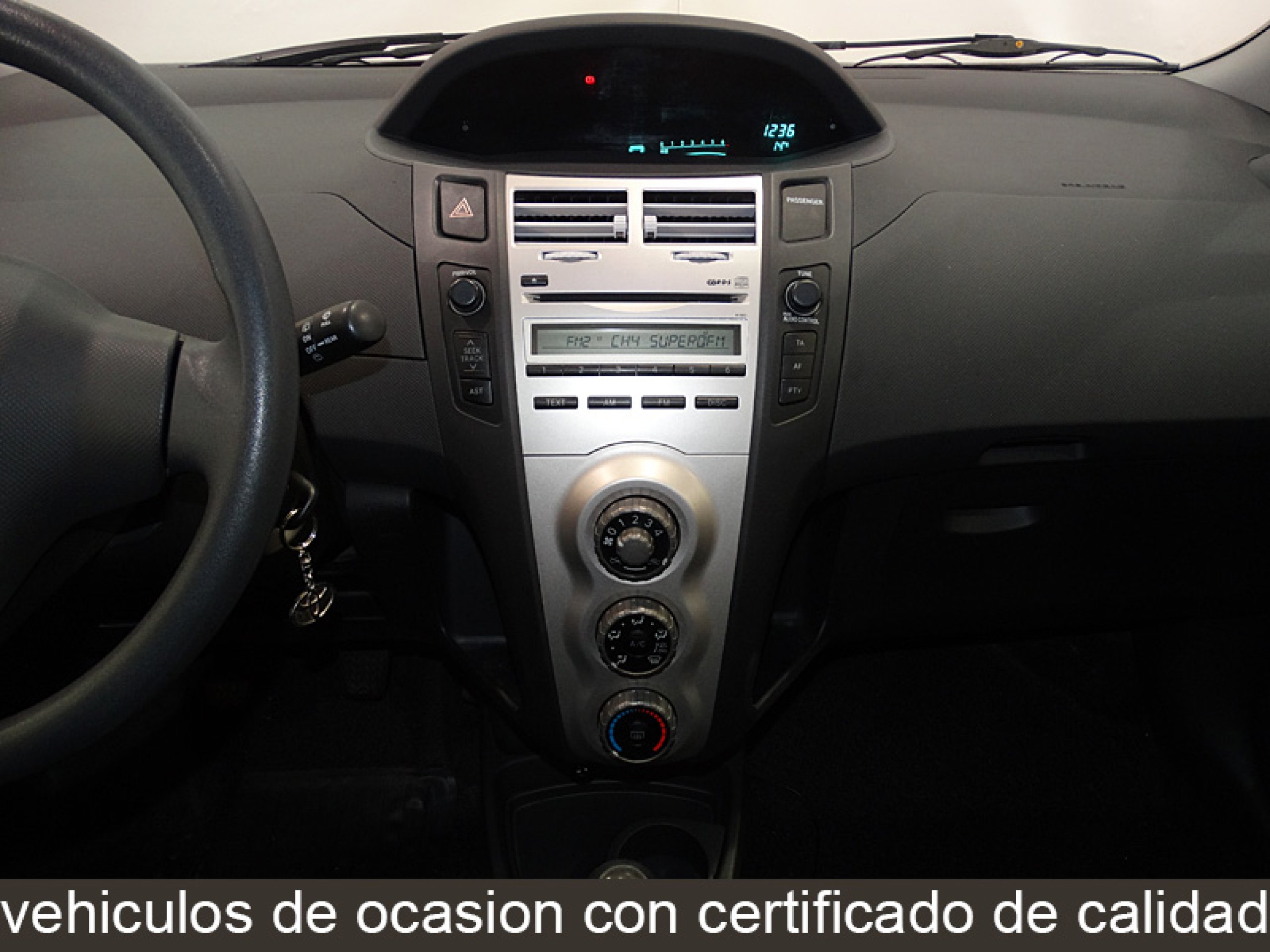 Foto Toyota Yaris 15