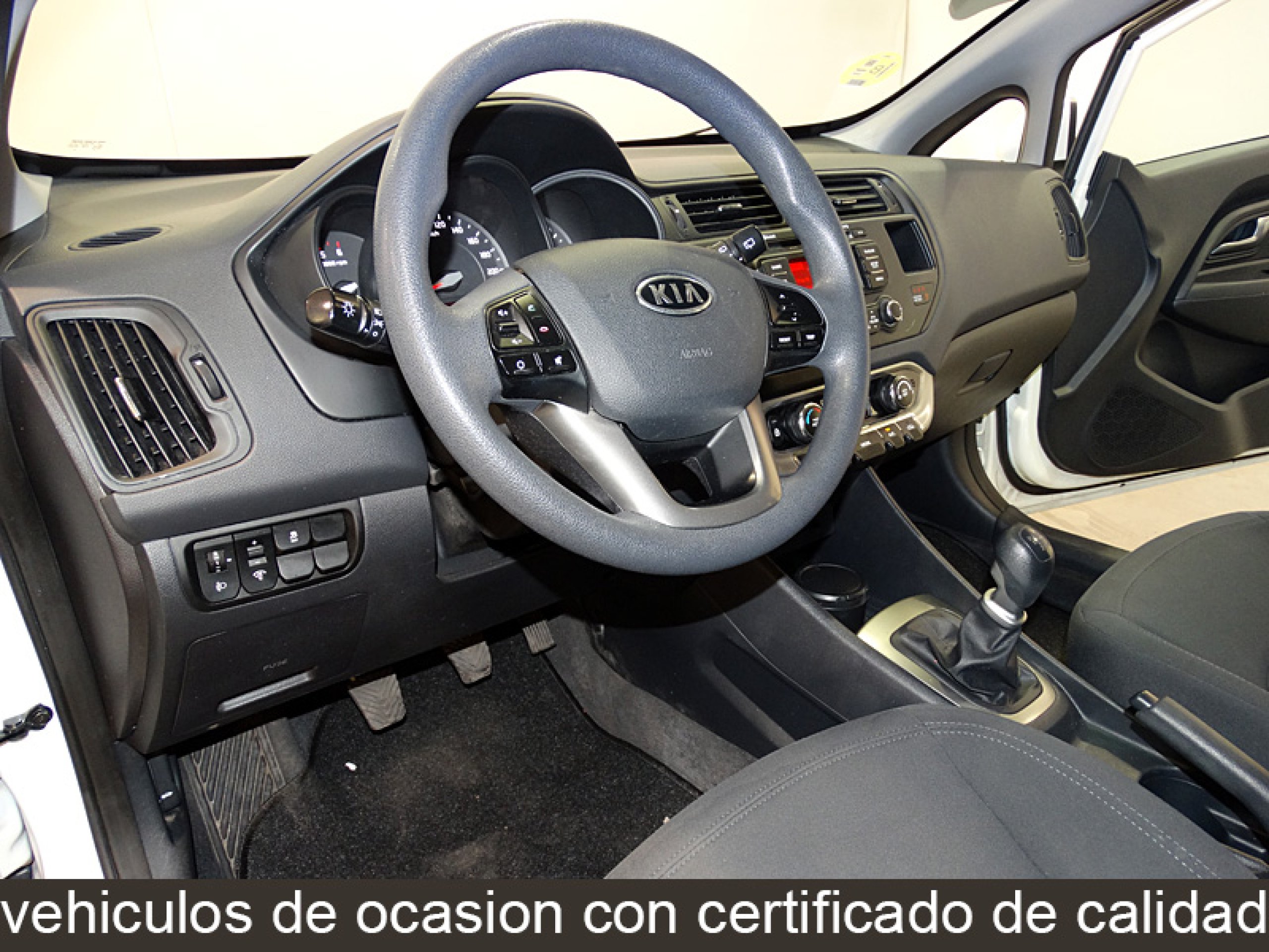 Foto Kia Rio 24