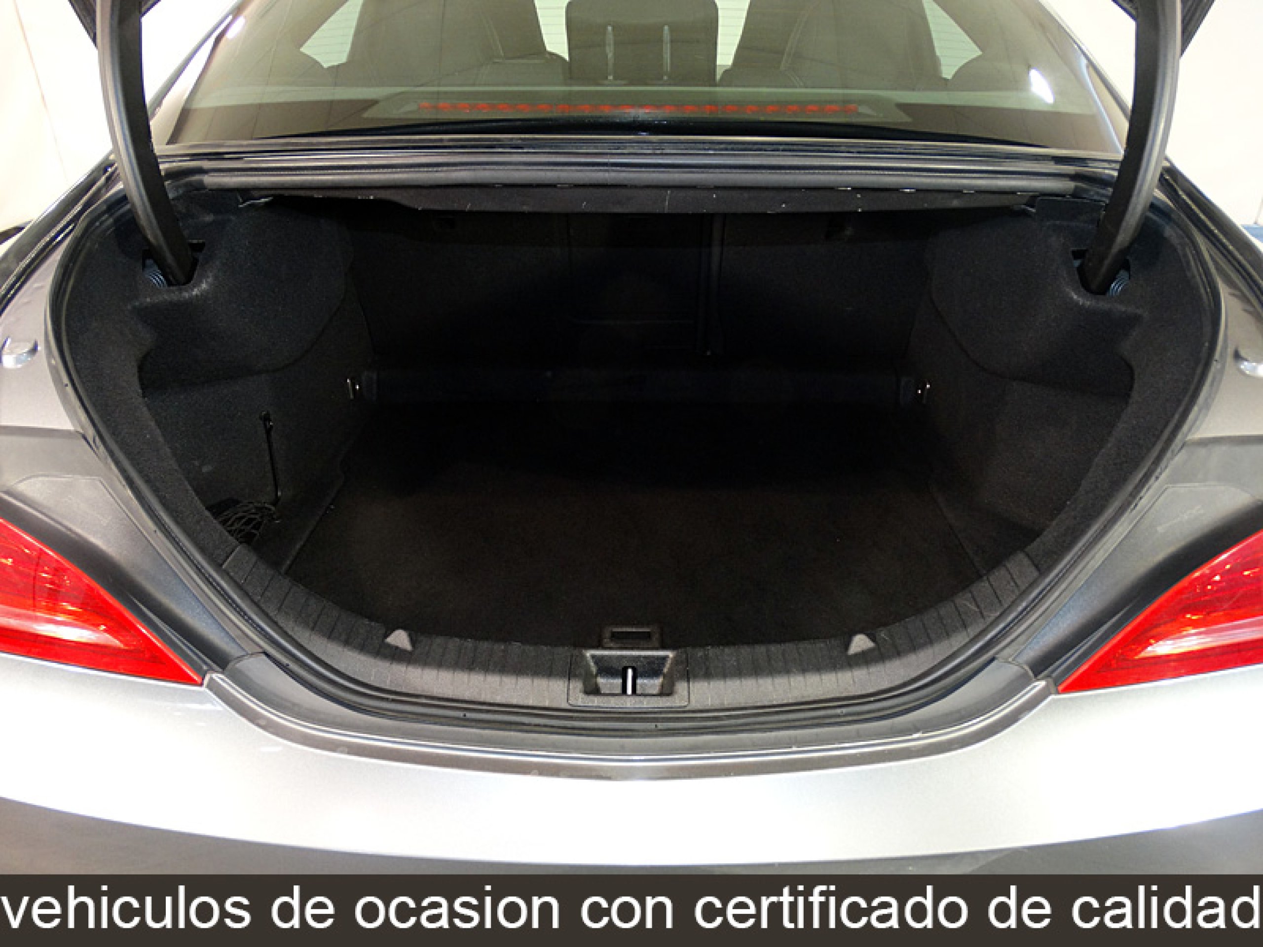 Foto Mercedes-Benz CLA 220 9