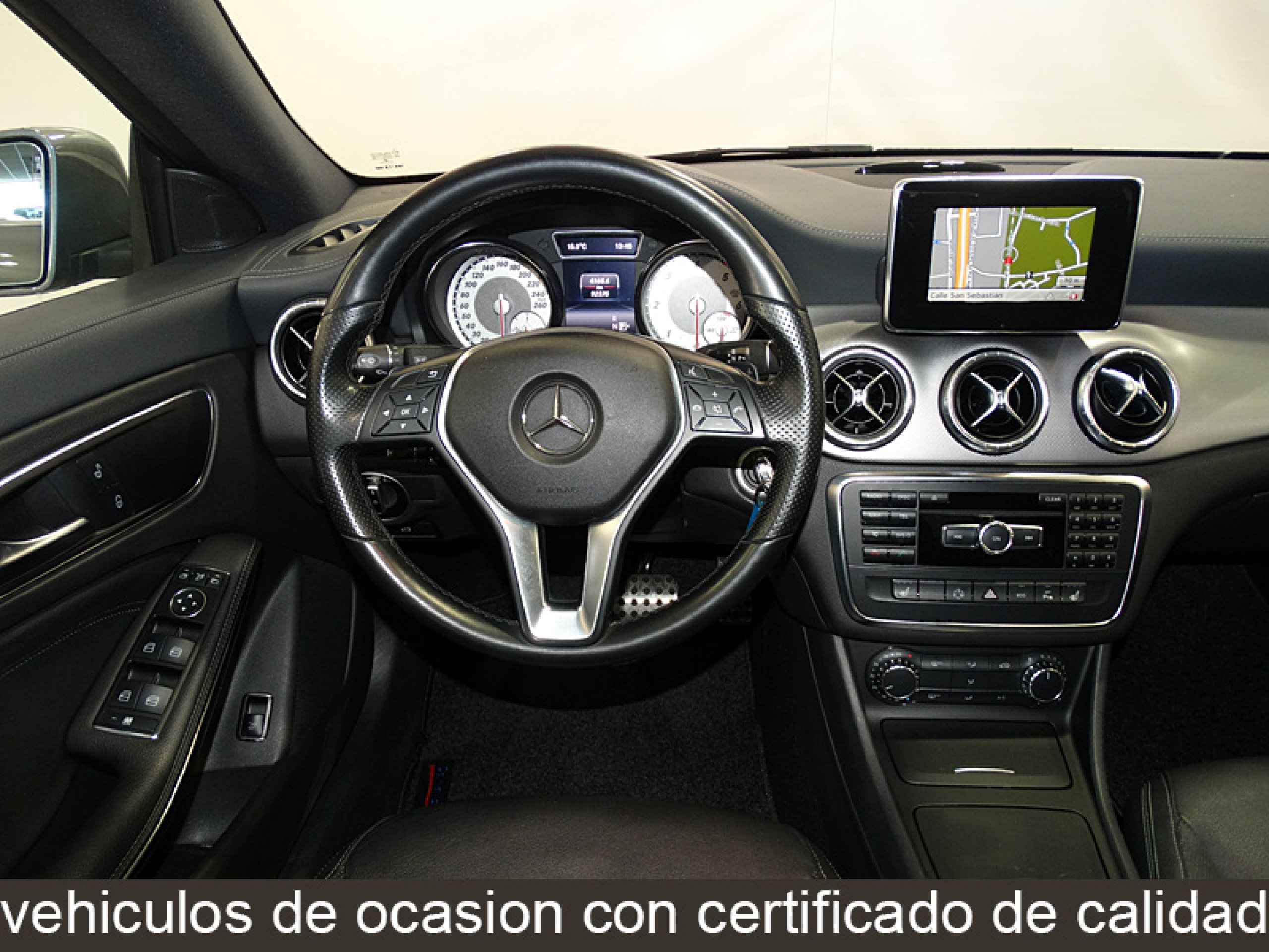 Foto Mercedes-Benz CLA 220 23