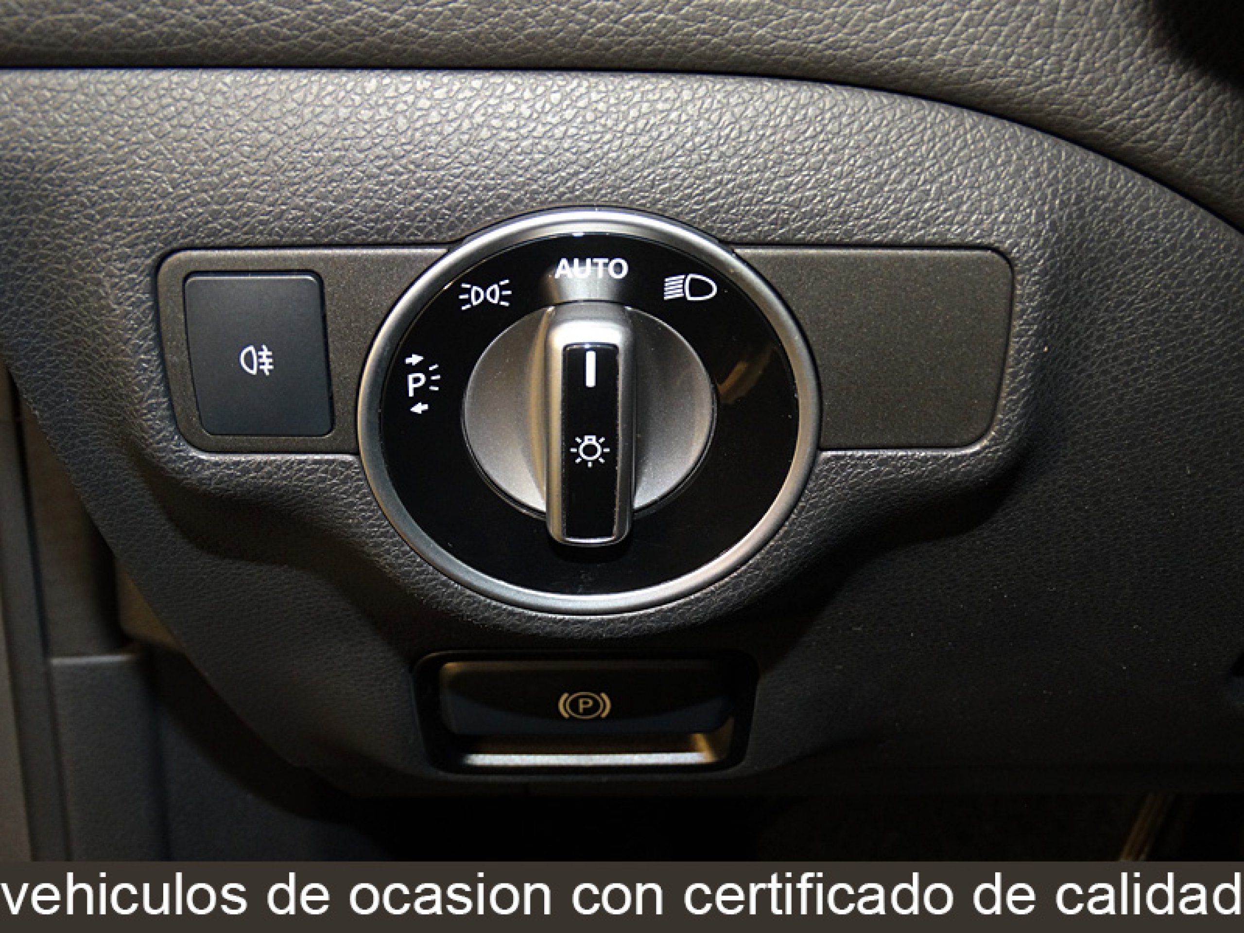 Foto Mercedes-Benz CLA 220 29