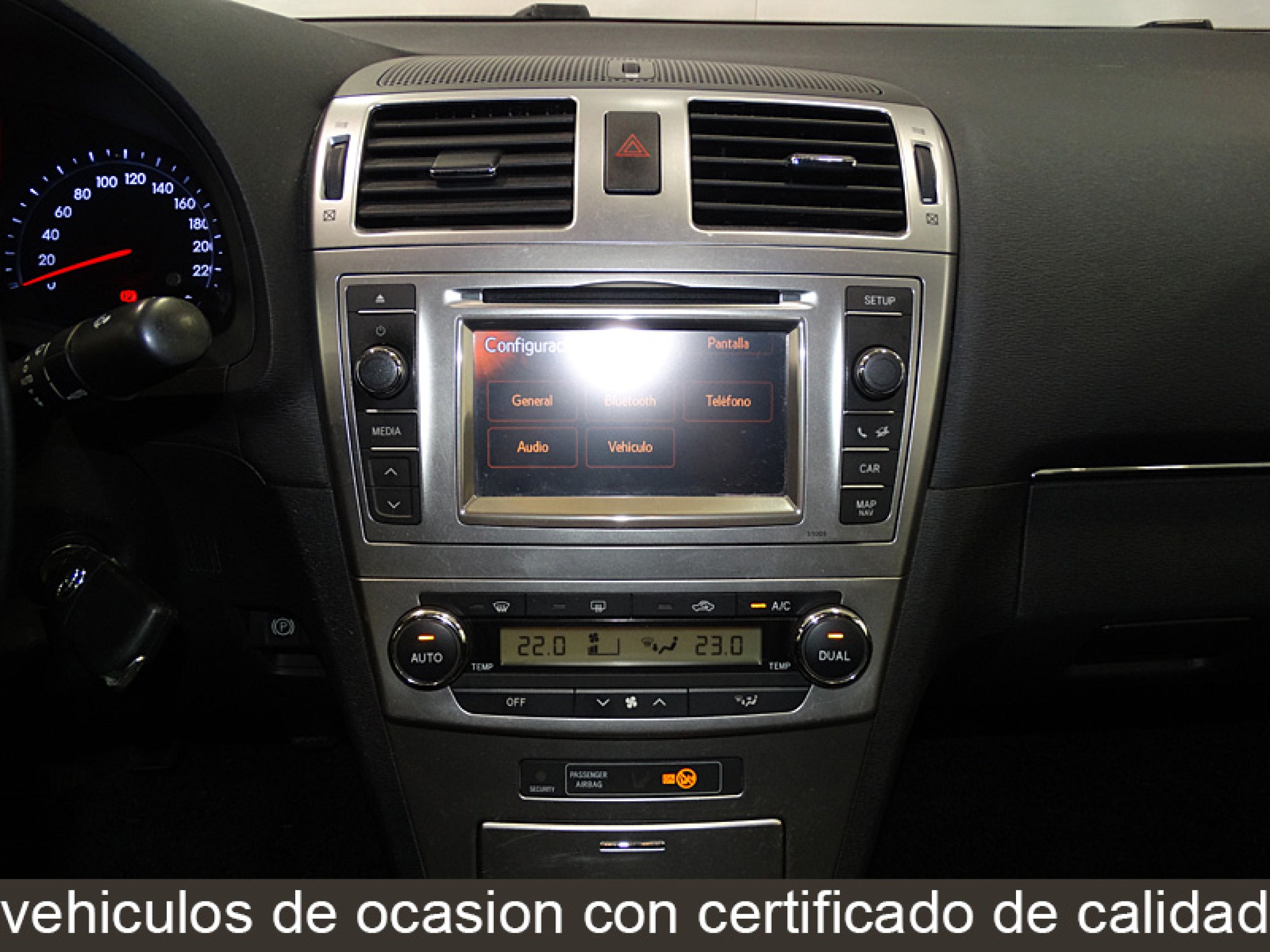Foto Toyota Avensis 17