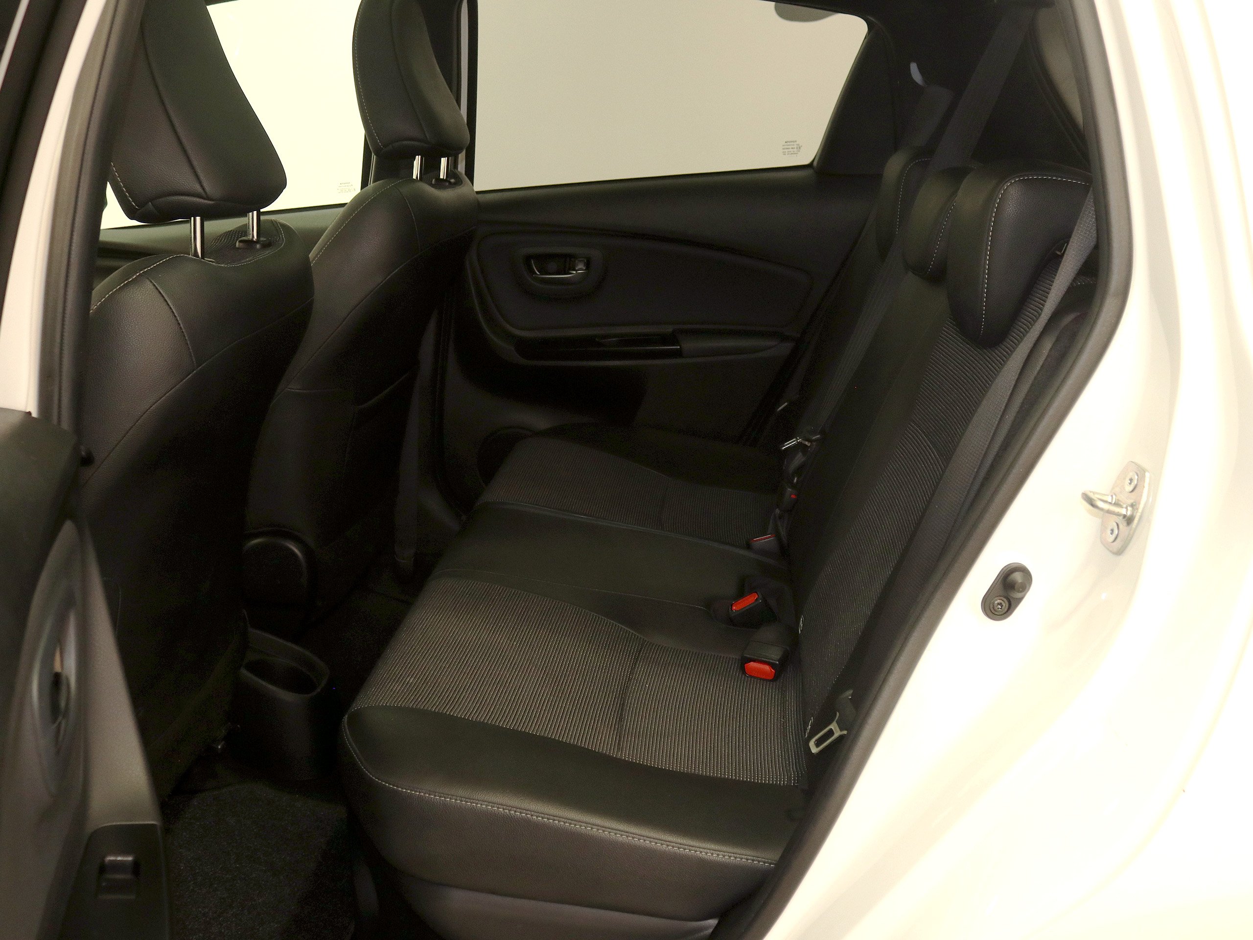 Foto Toyota Yaris 15