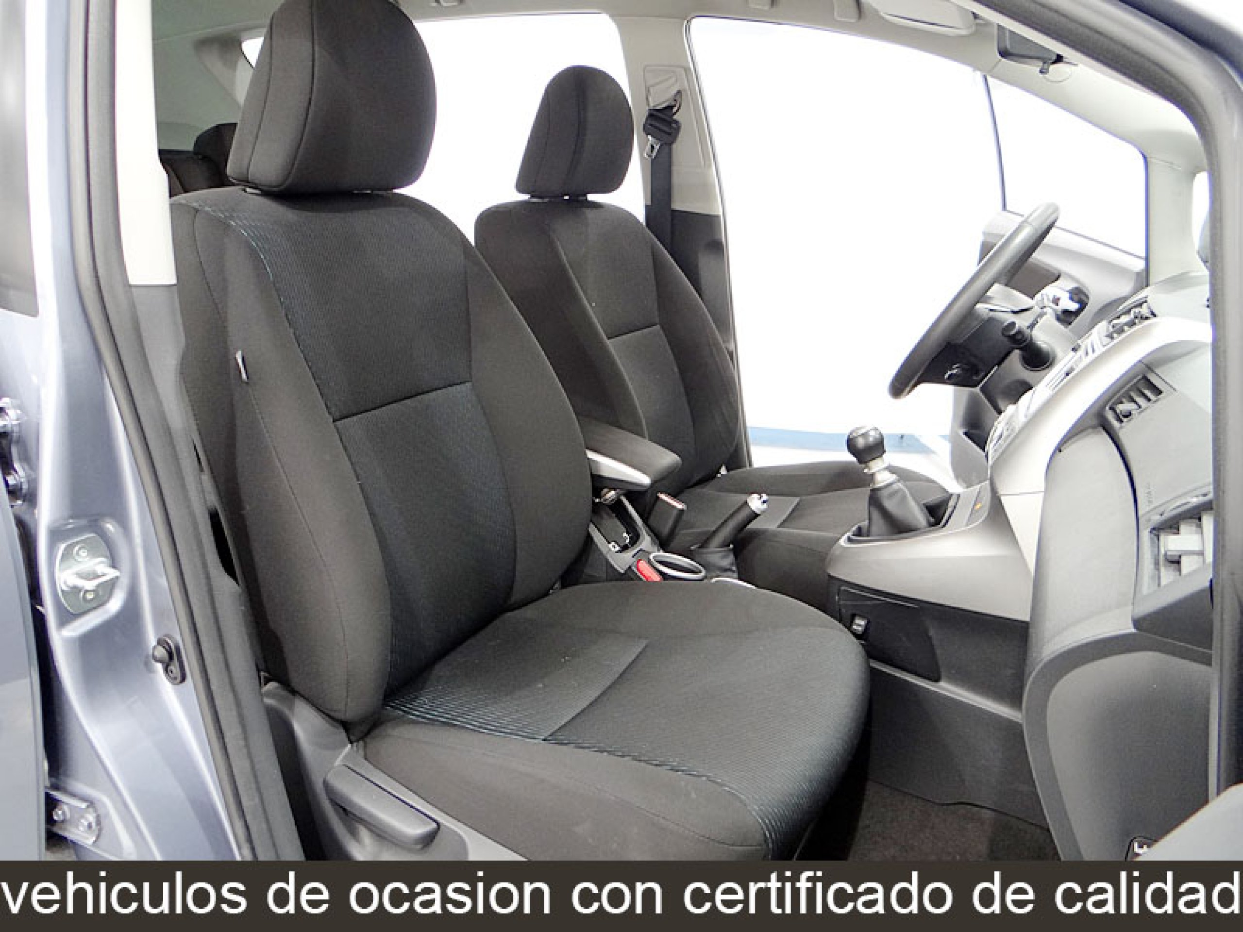 Foto Toyota Verso 24