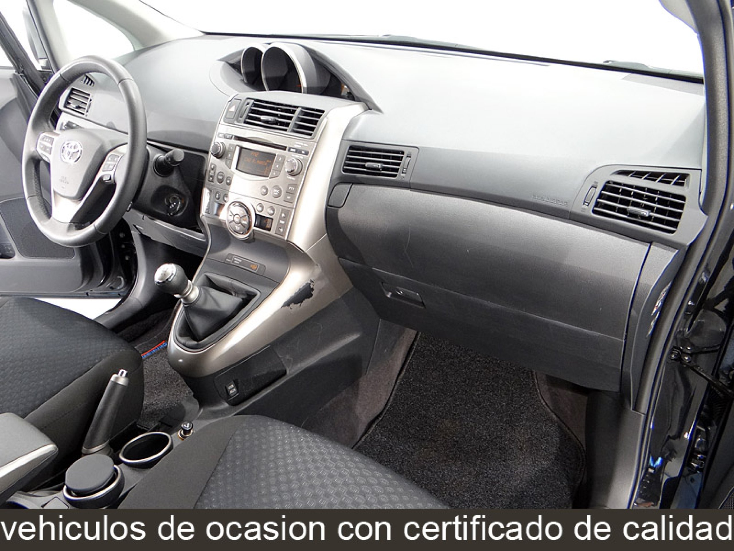 Foto Toyota Verso 27