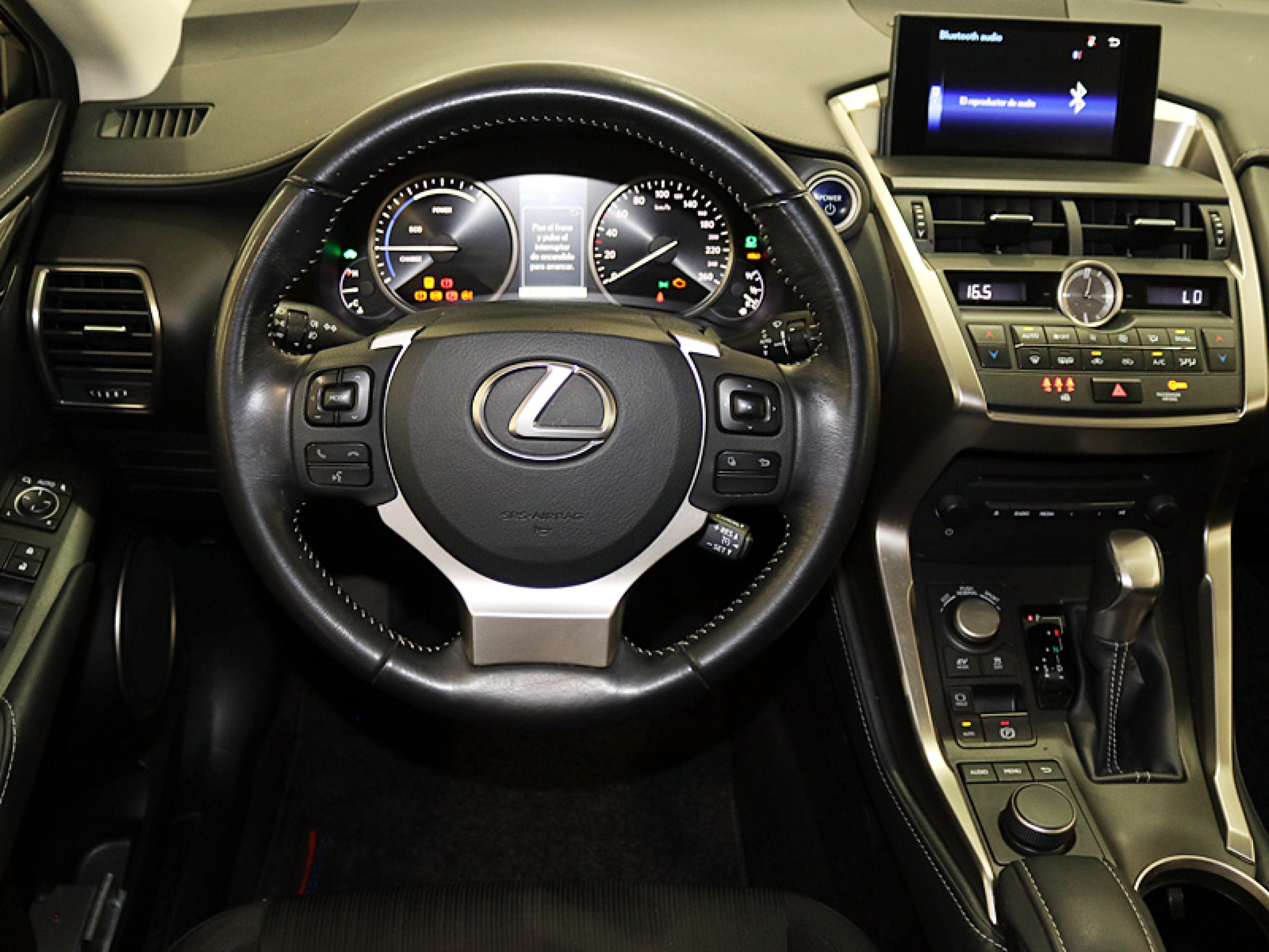 Foto Lexus NX 26