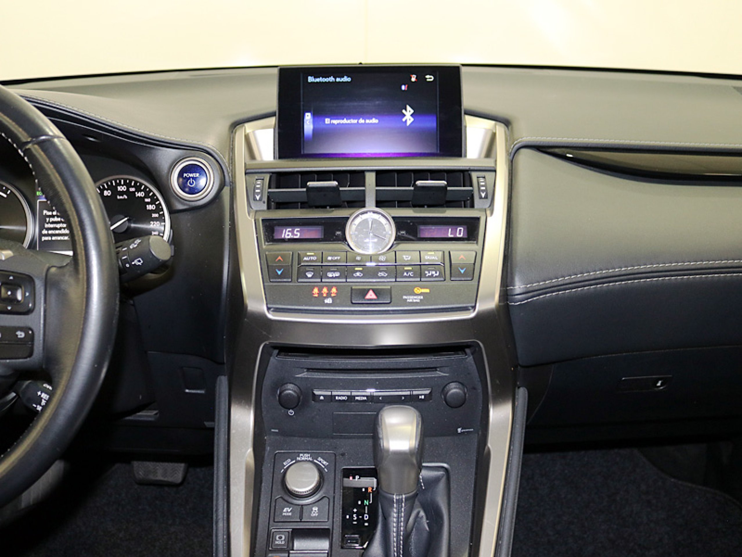 Foto Lexus NX 27