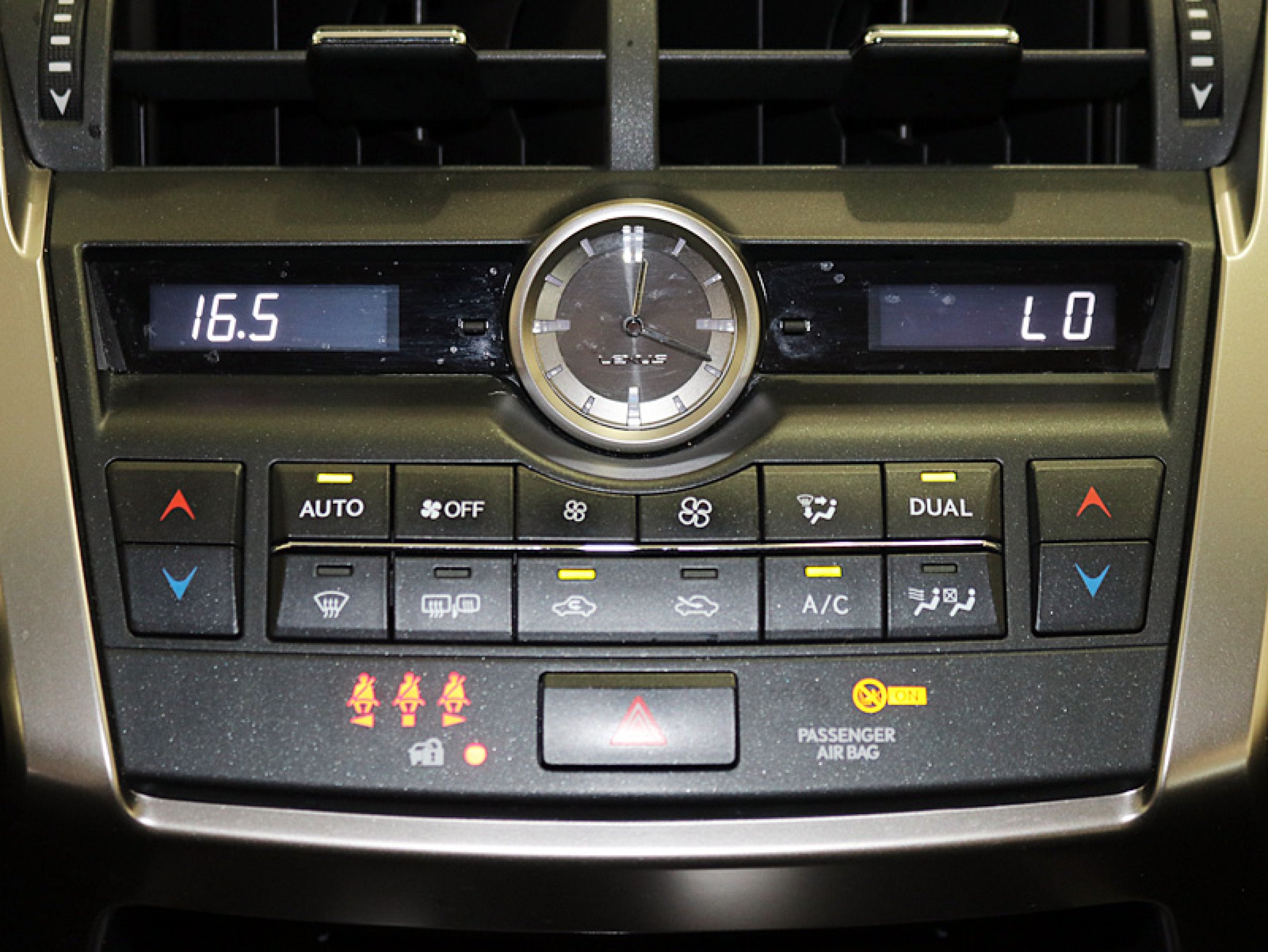 Foto Lexus NX 29