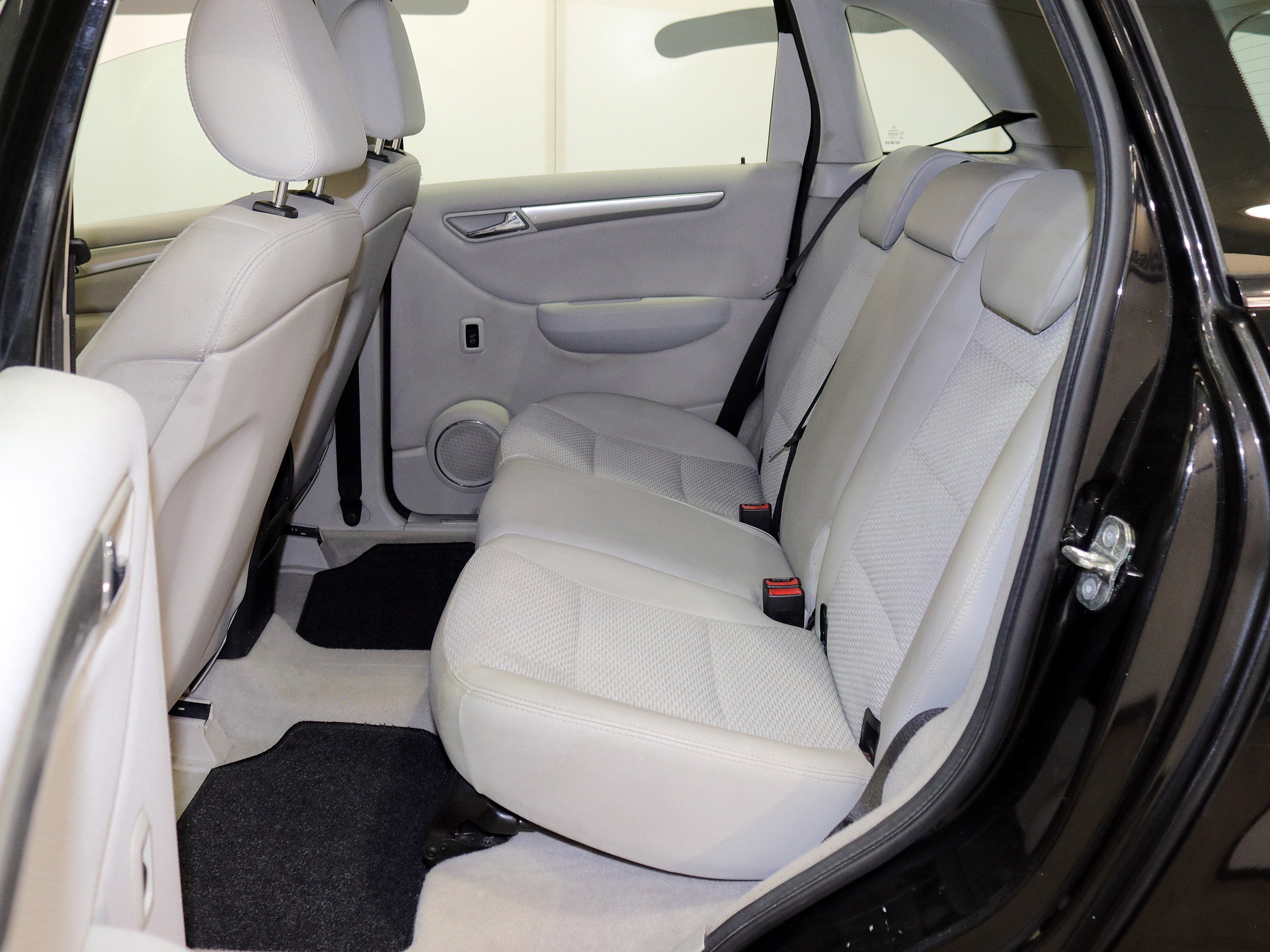 Foto Mercedes-Benz B 180 15