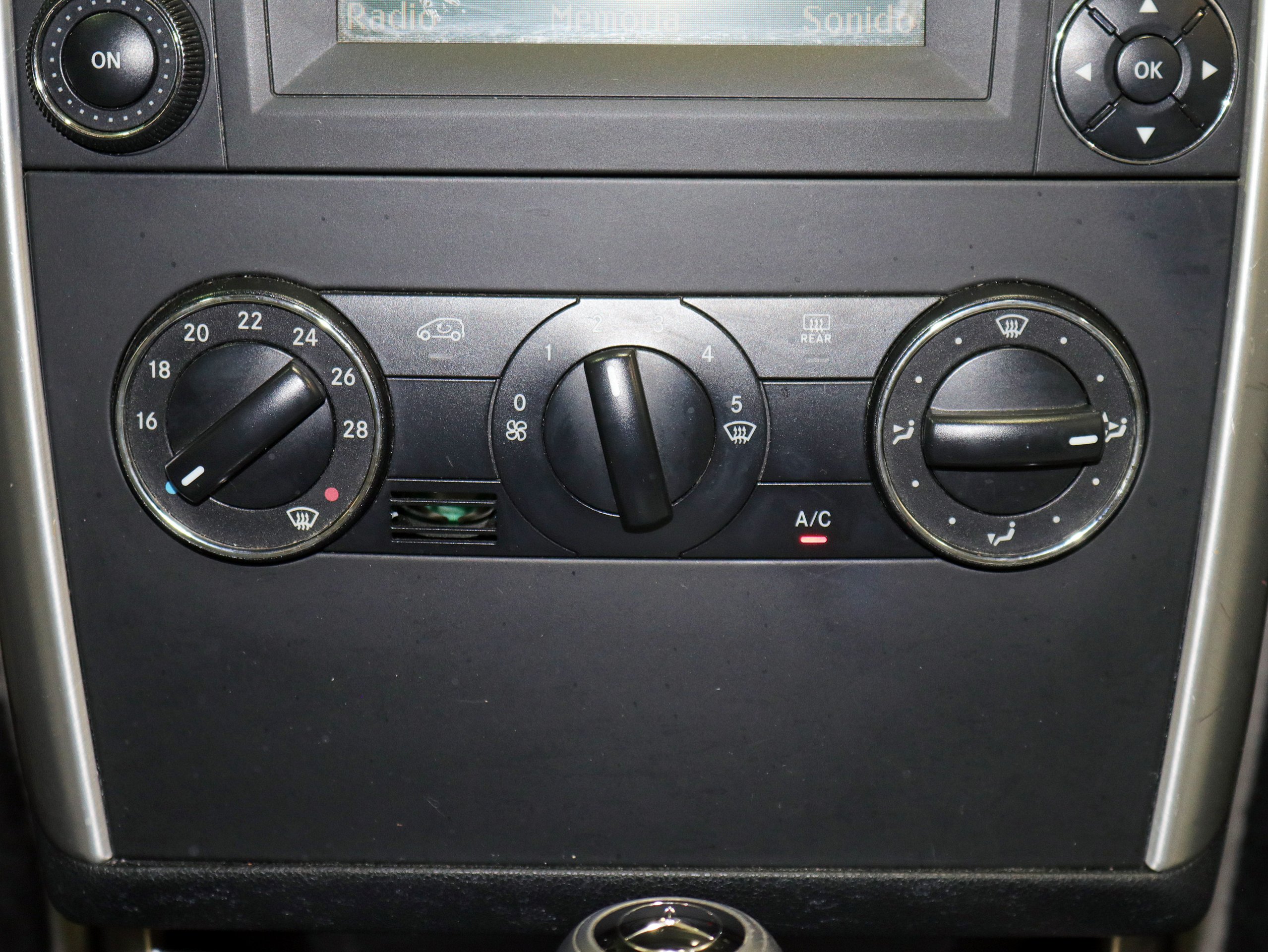 Foto Mercedes-Benz B 180 17
