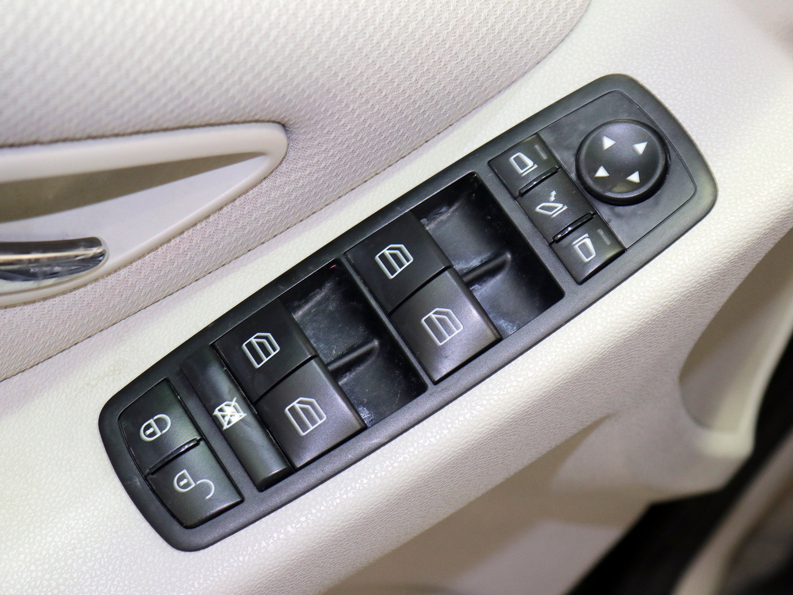 Foto Mercedes-Benz B 180 19