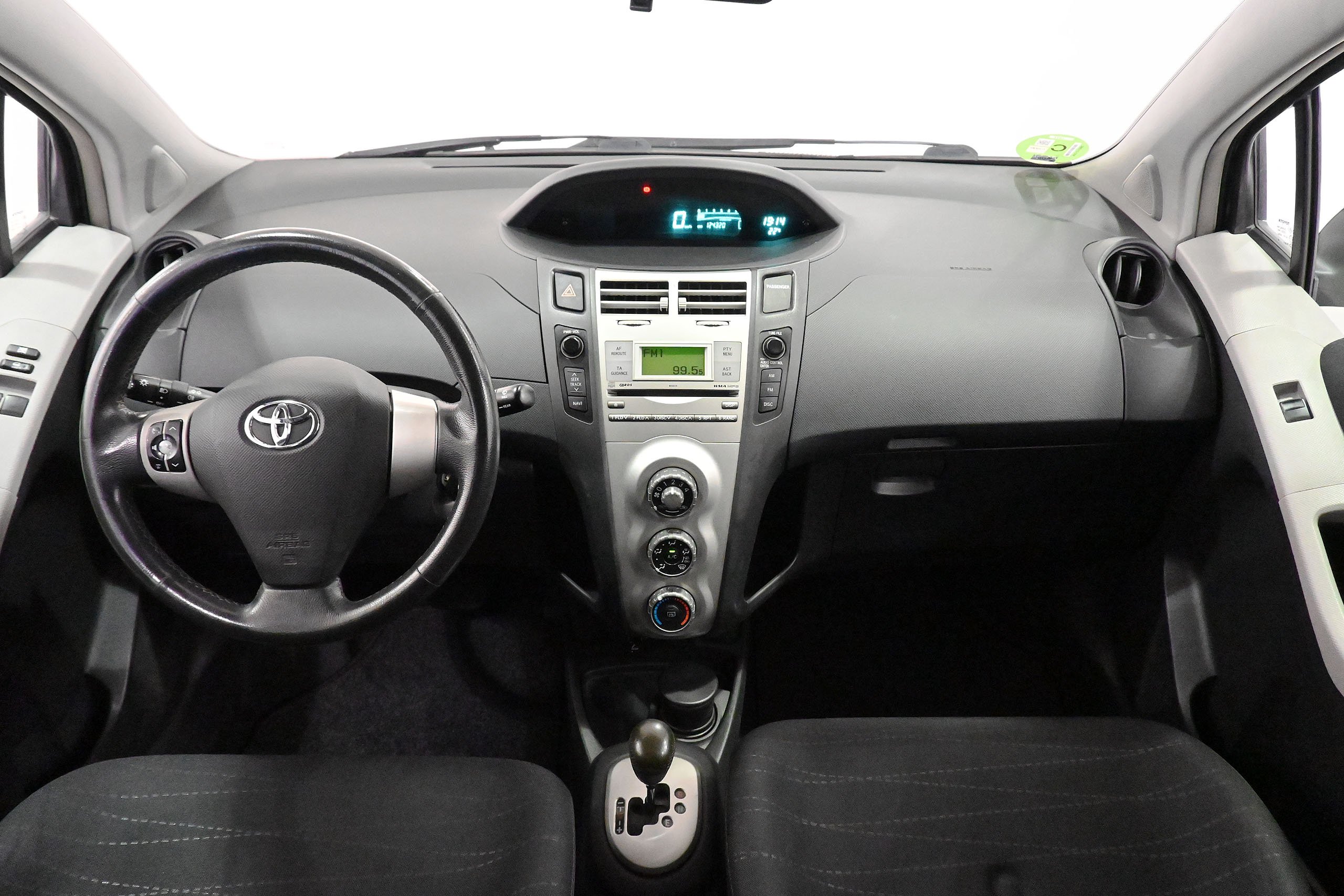 Foto Toyota Yaris 14