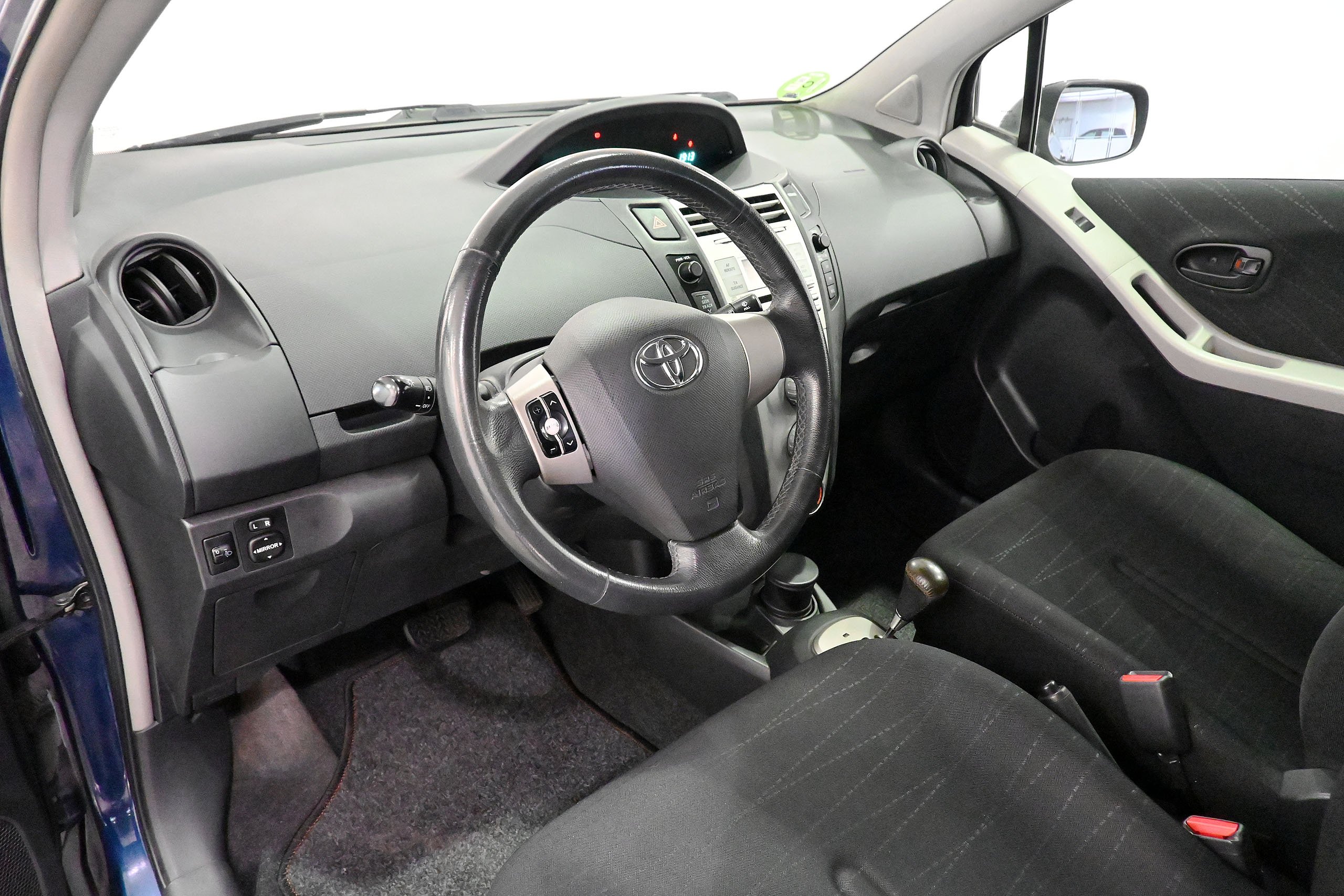 Foto Toyota Yaris 13