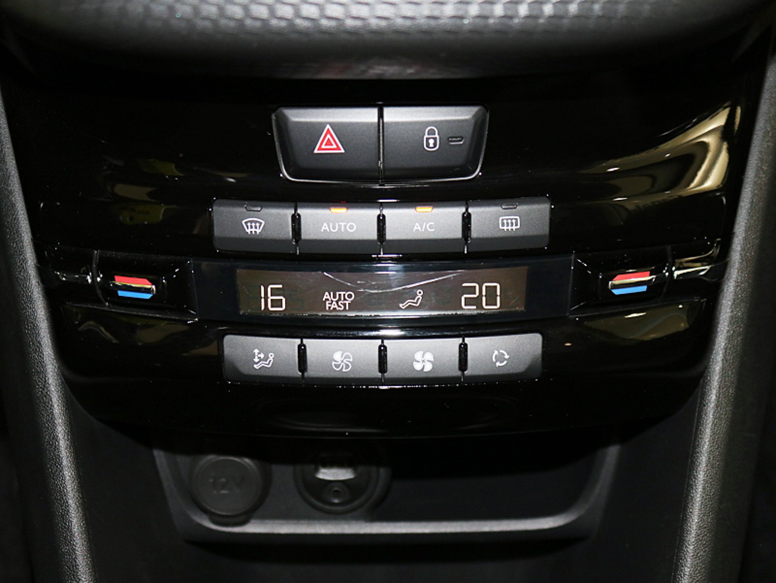 Foto Peugeot 2008 24