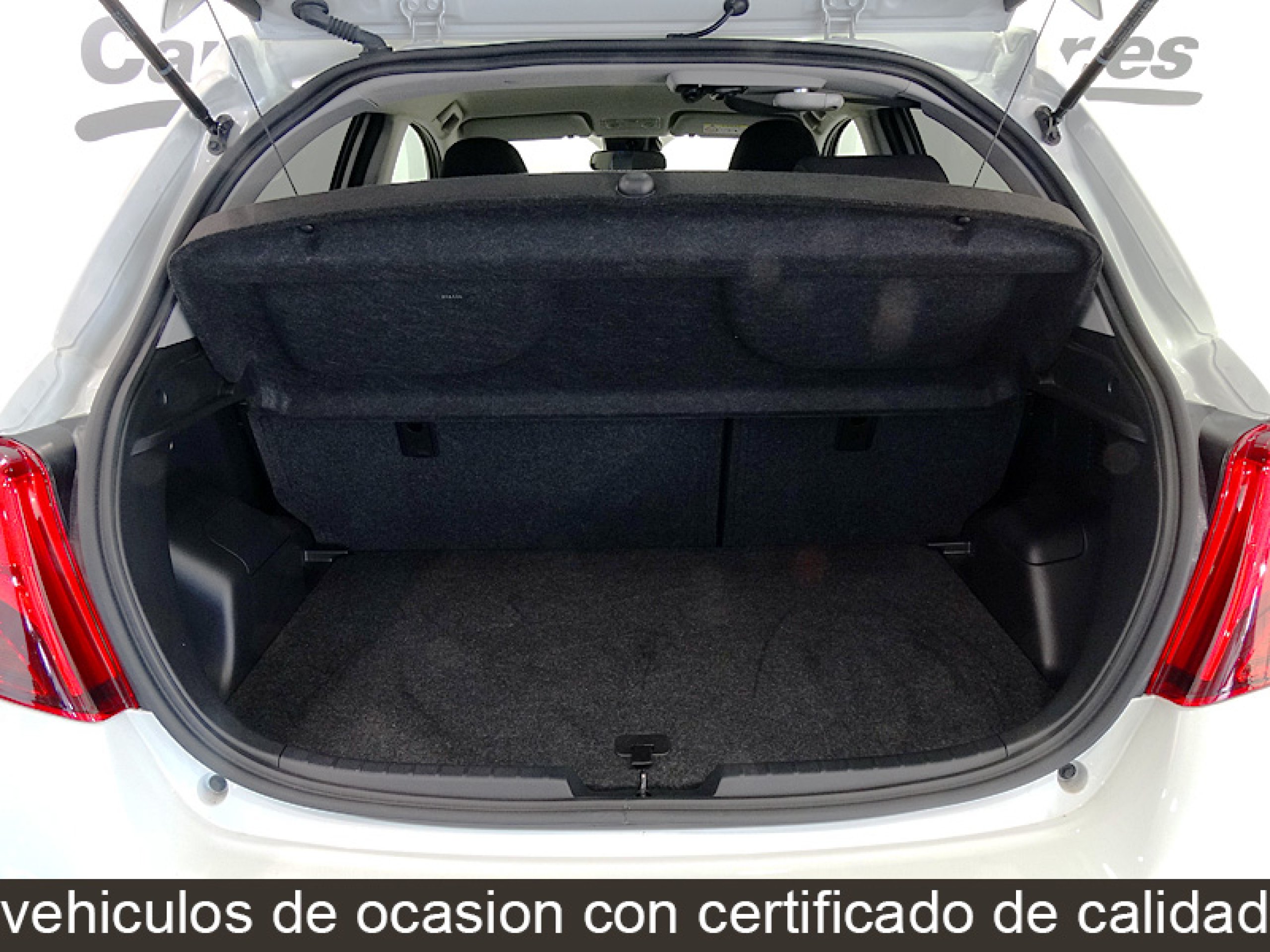 Foto Toyota Yaris 16