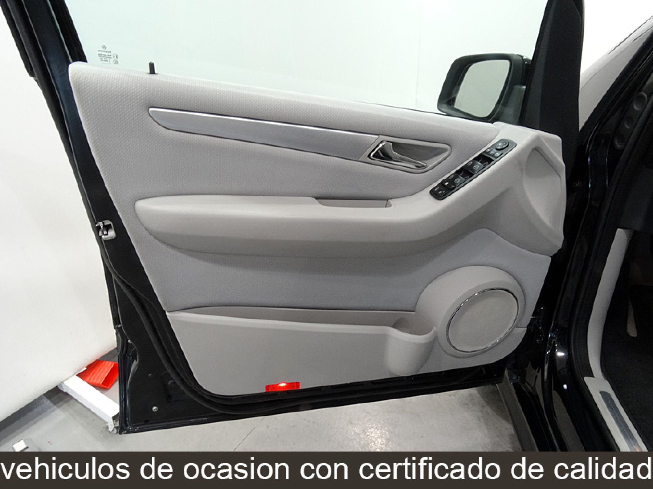 Foto Mercedes-Benz B 180 23