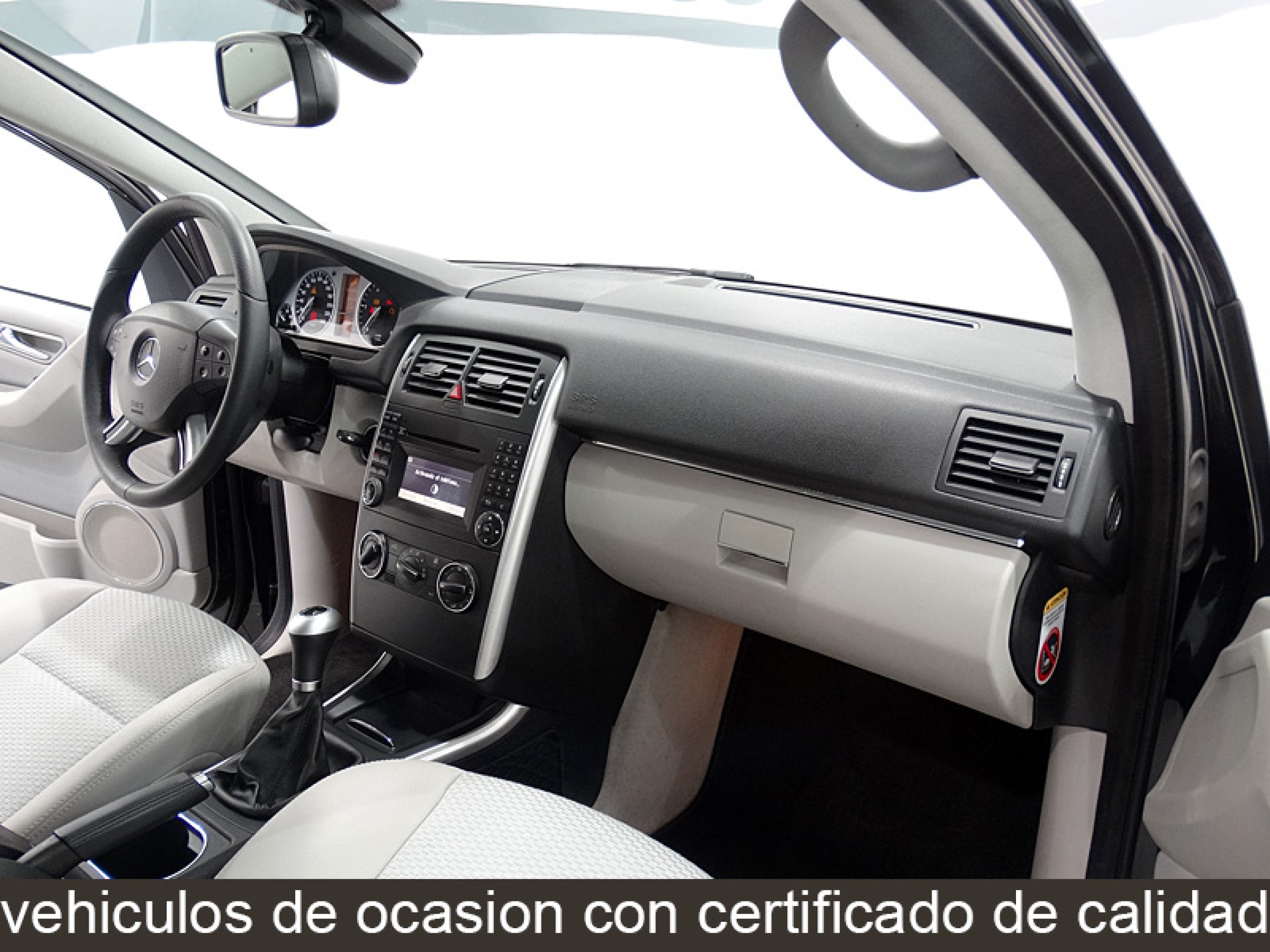 Foto Mercedes-Benz B 180 25