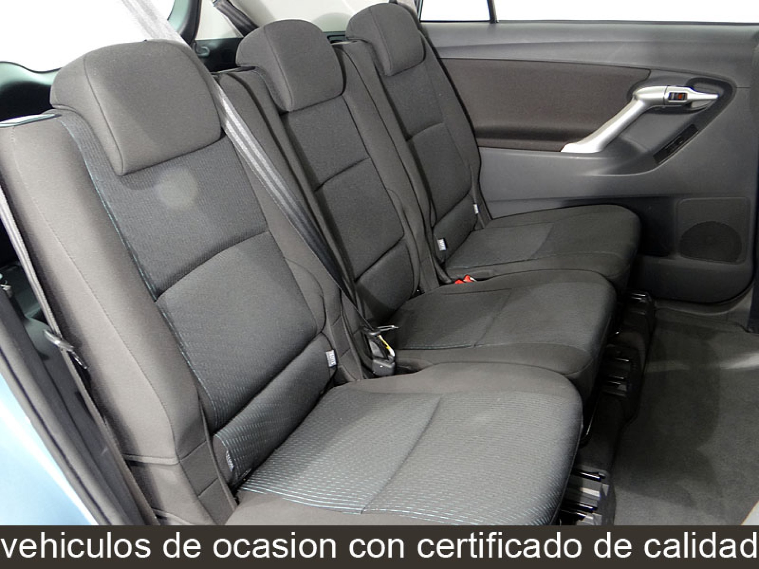 Foto Toyota Verso 23