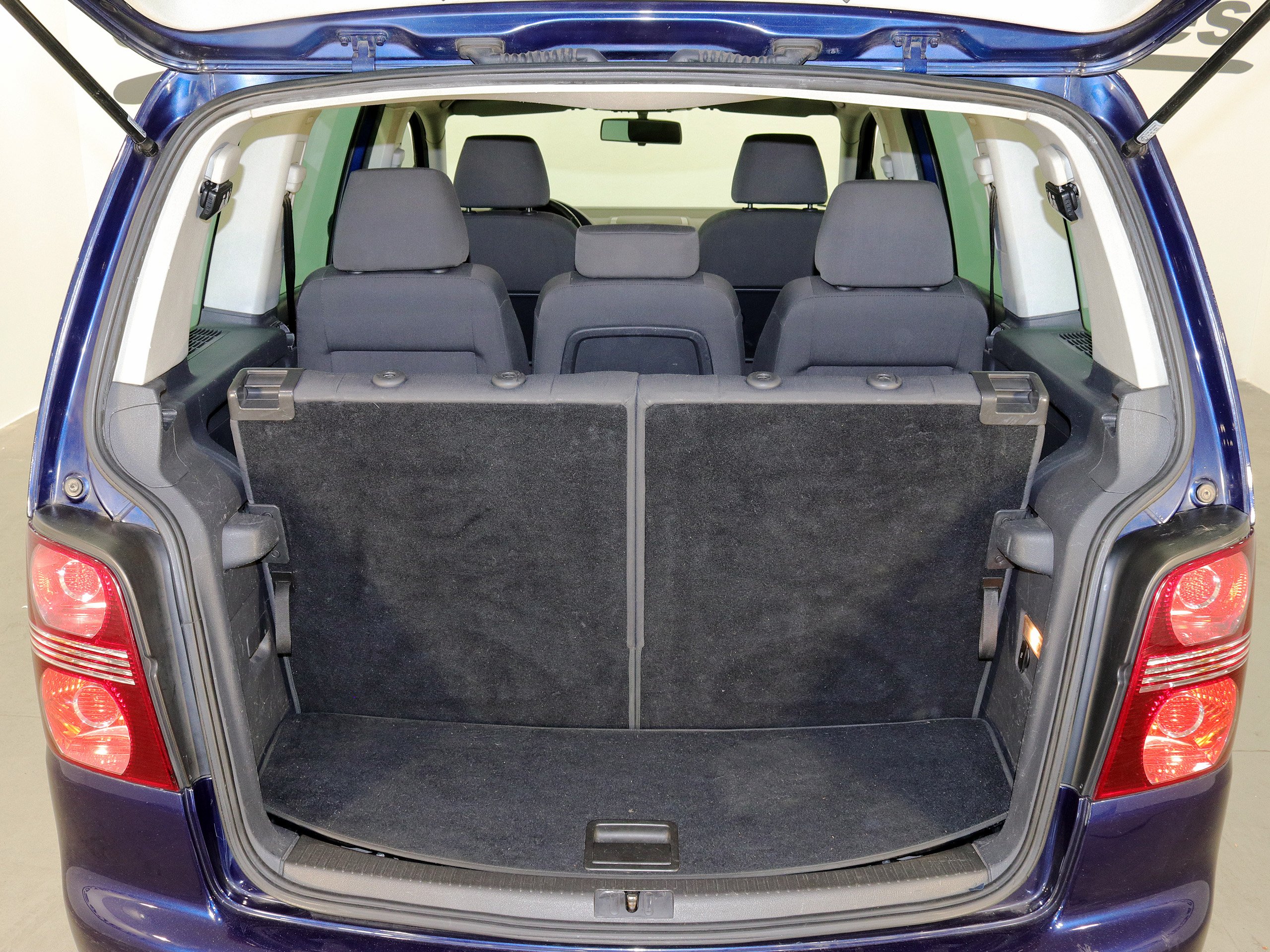Foto Volkswagen Touran 10 Foto Volkswagen Touran 10