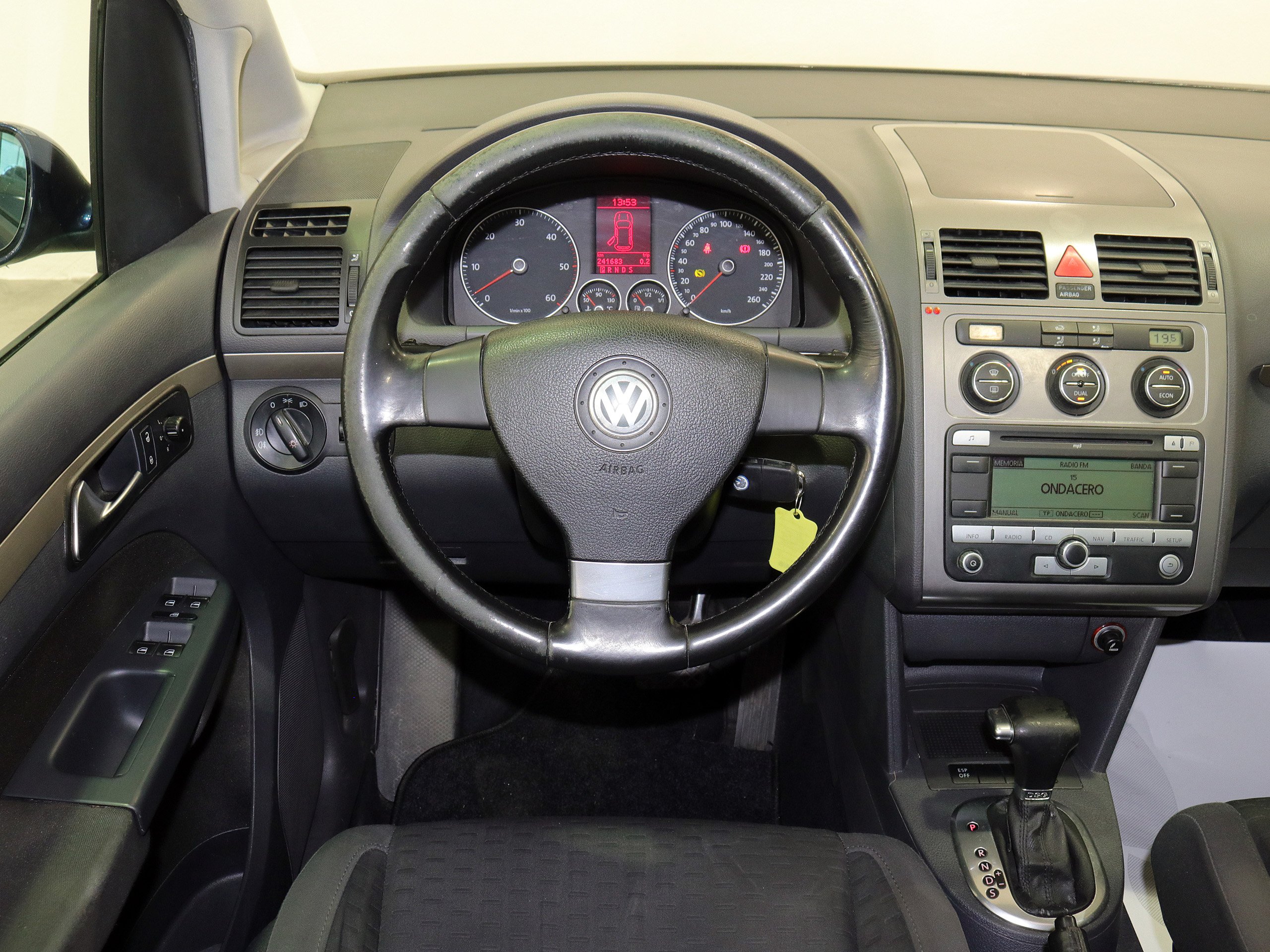 Foto Volkswagen Touran 23 Foto Volkswagen Touran 23