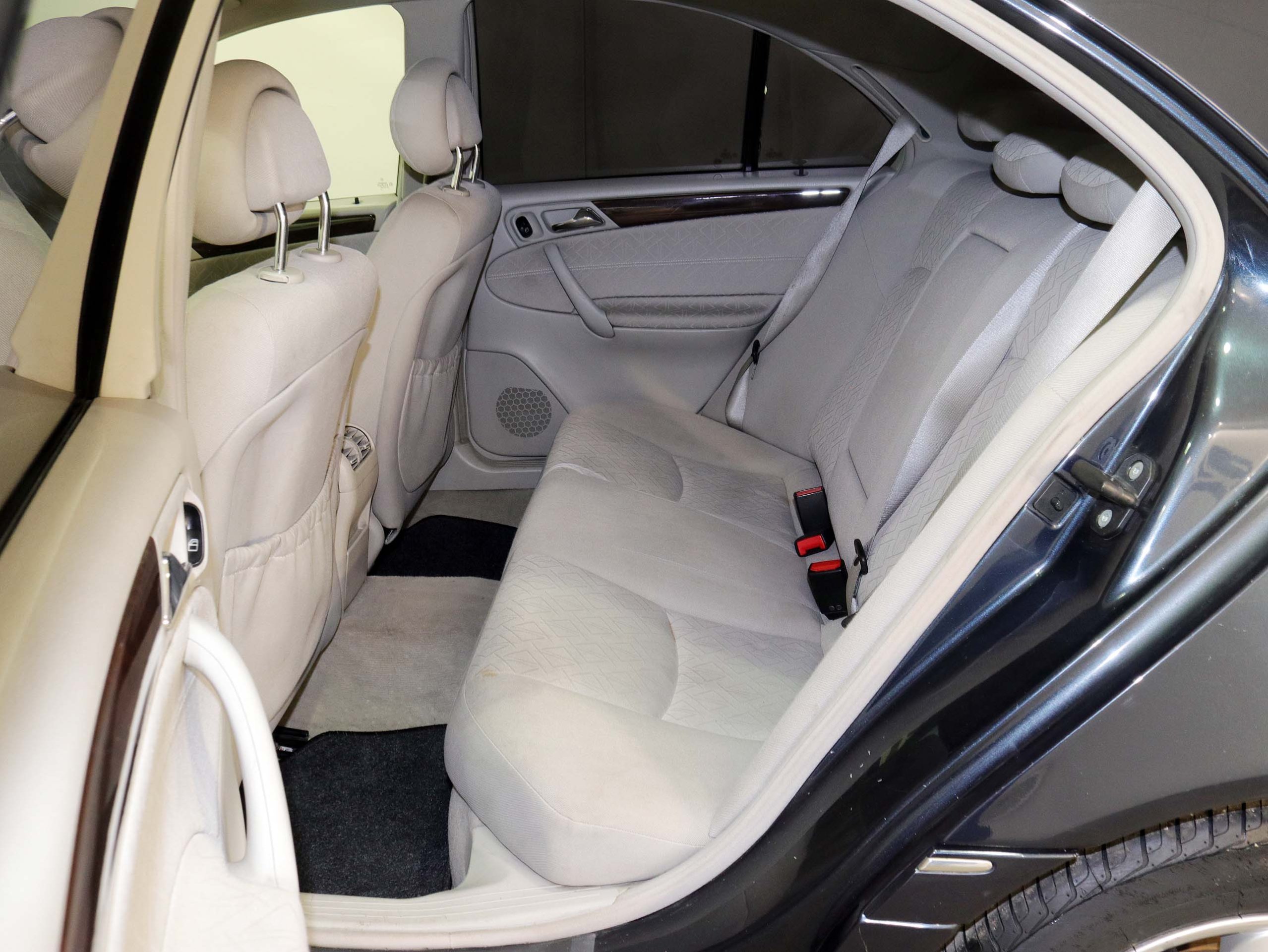 Foto Mercedes-Benz C 270 13