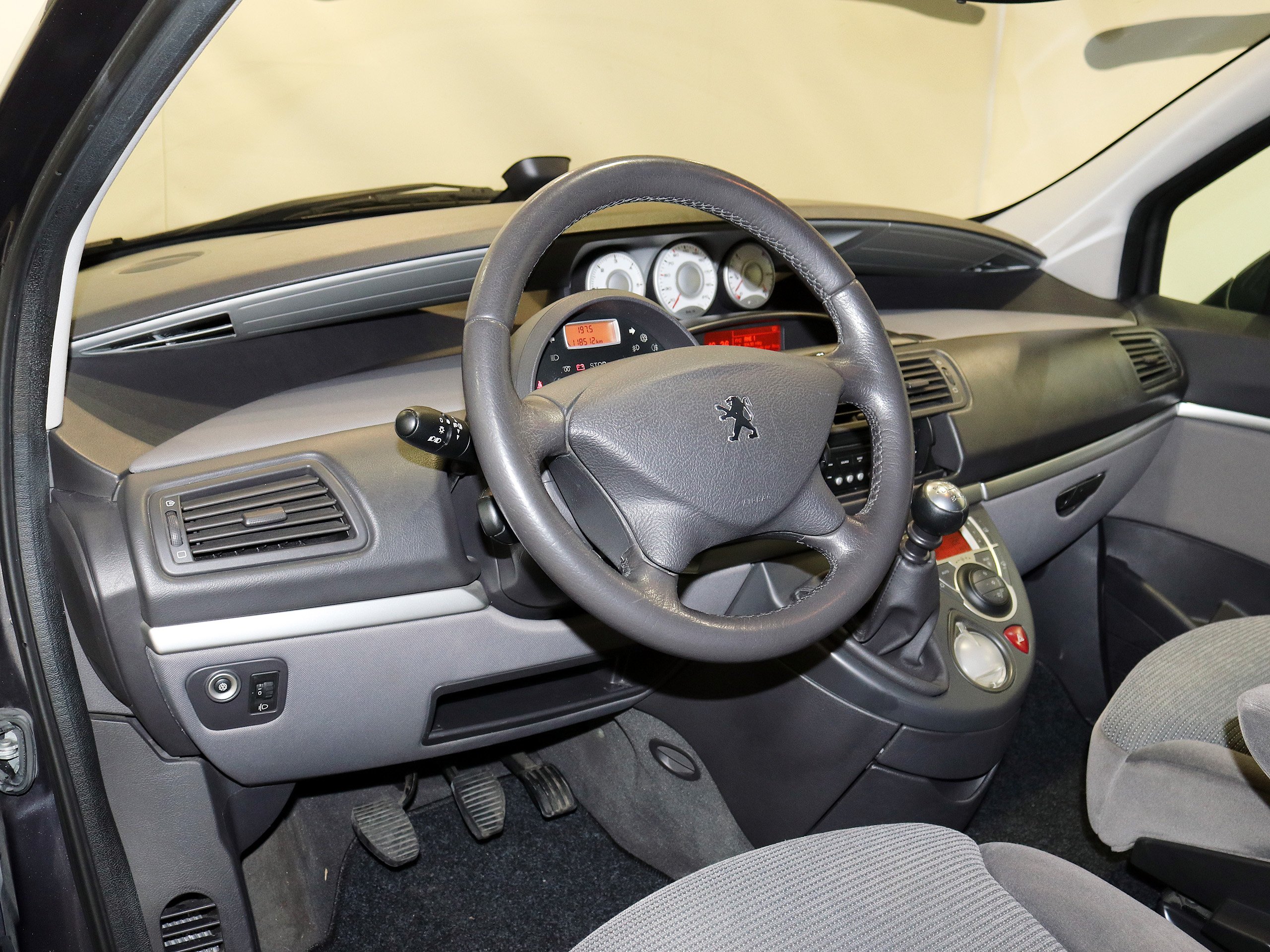 Foto Peugeot 807 15