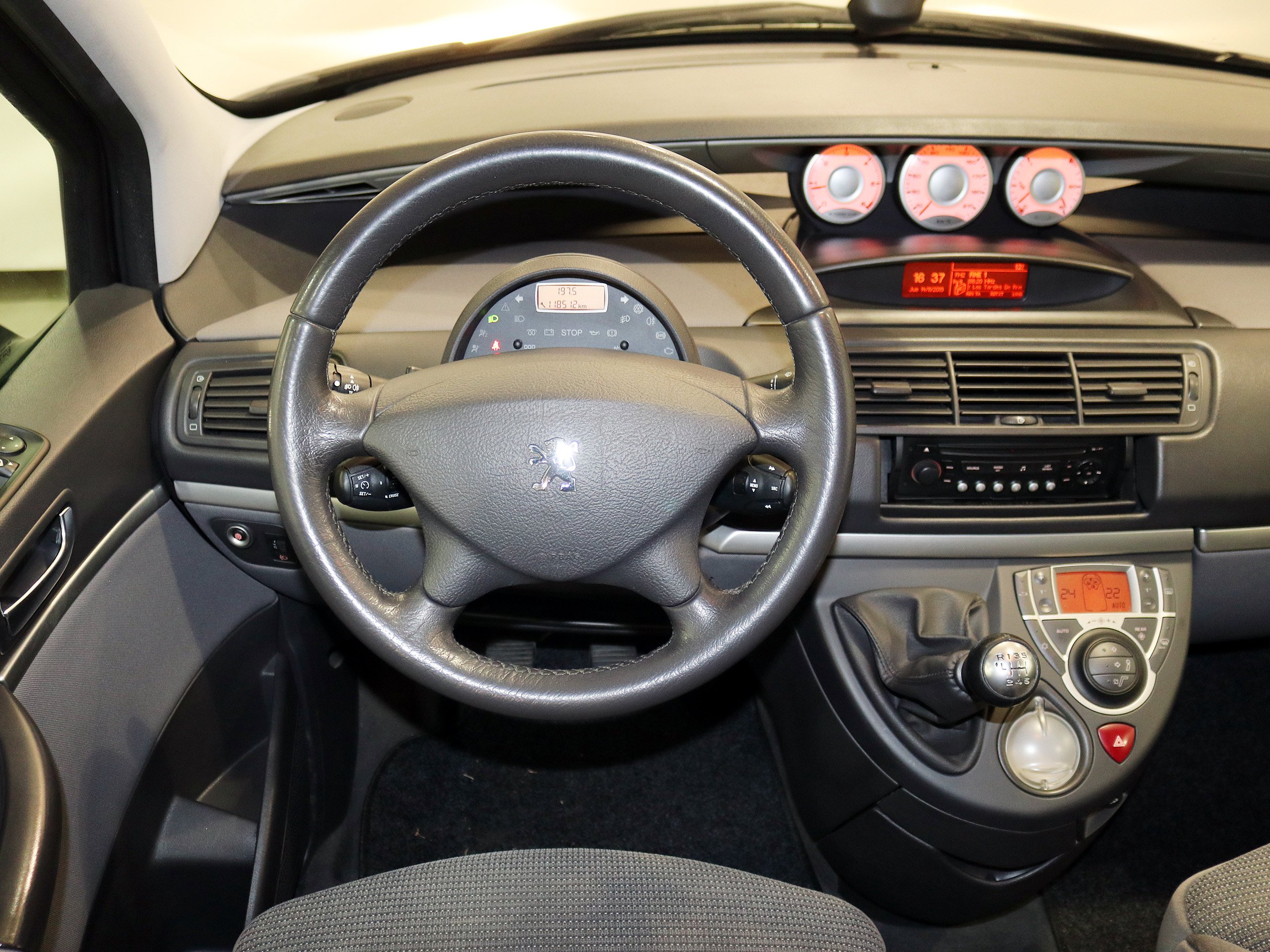 Foto Peugeot 807 17