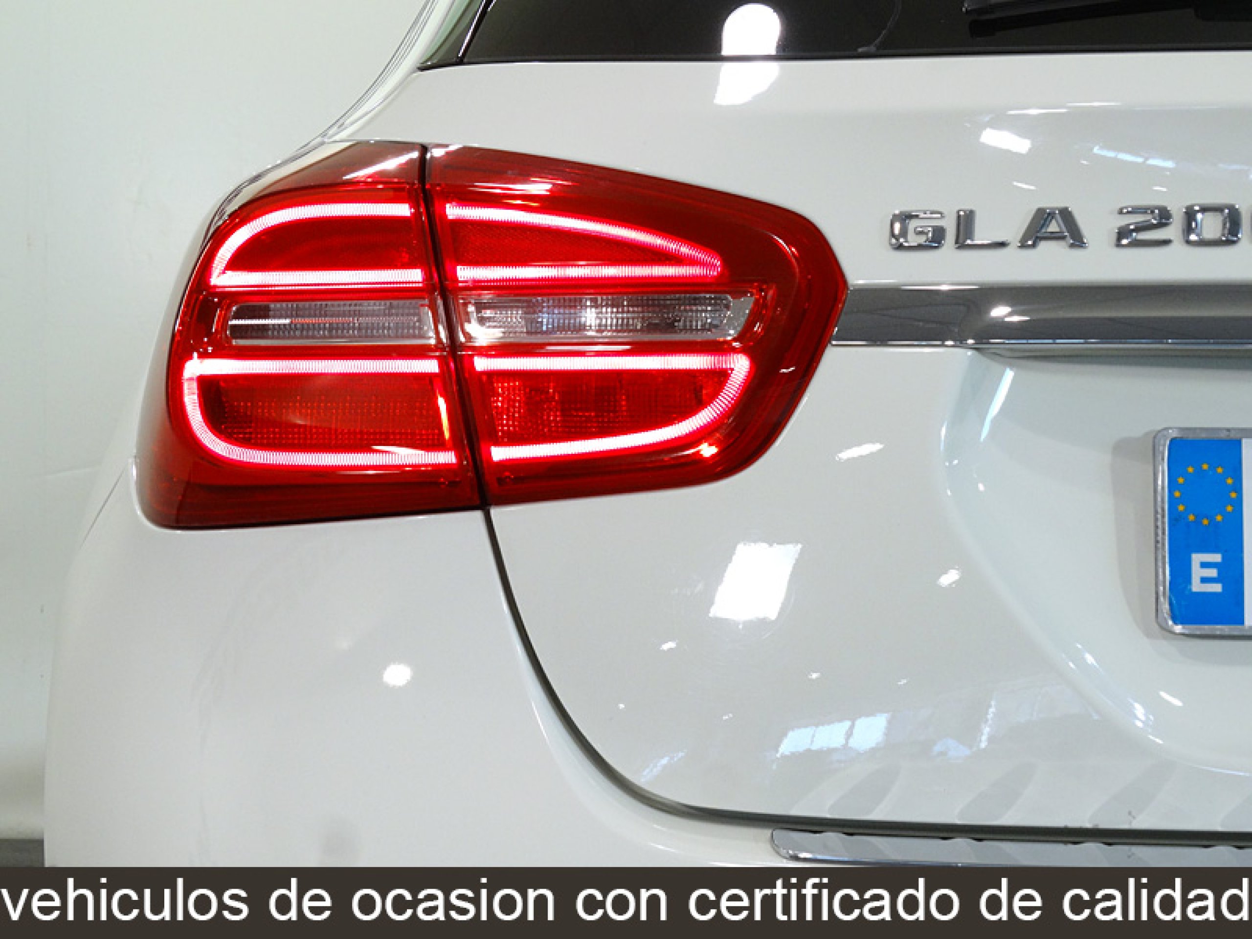 Foto Mercedes-Benz GLA 200 12