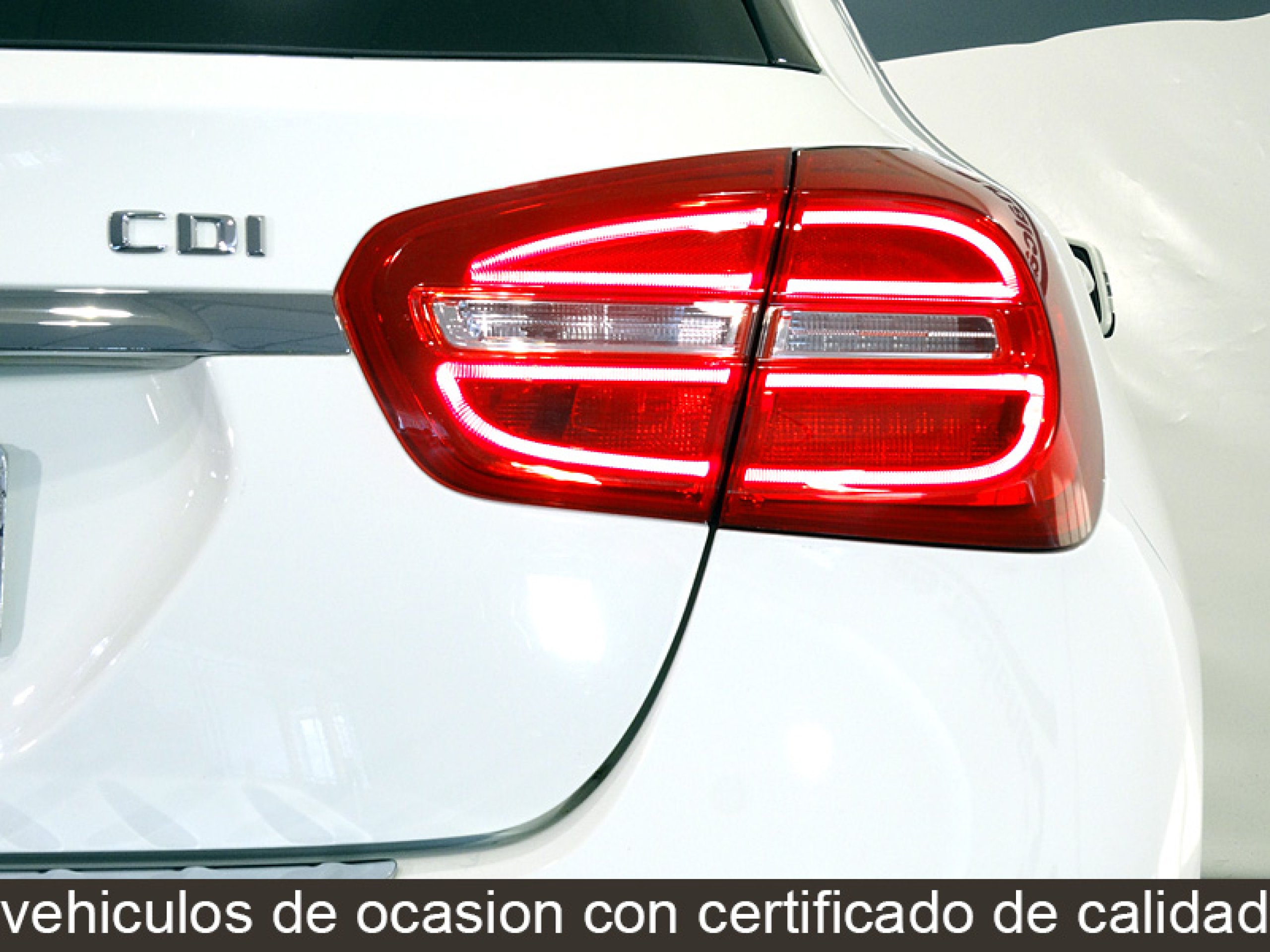 Foto Mercedes-Benz GLA 200 13