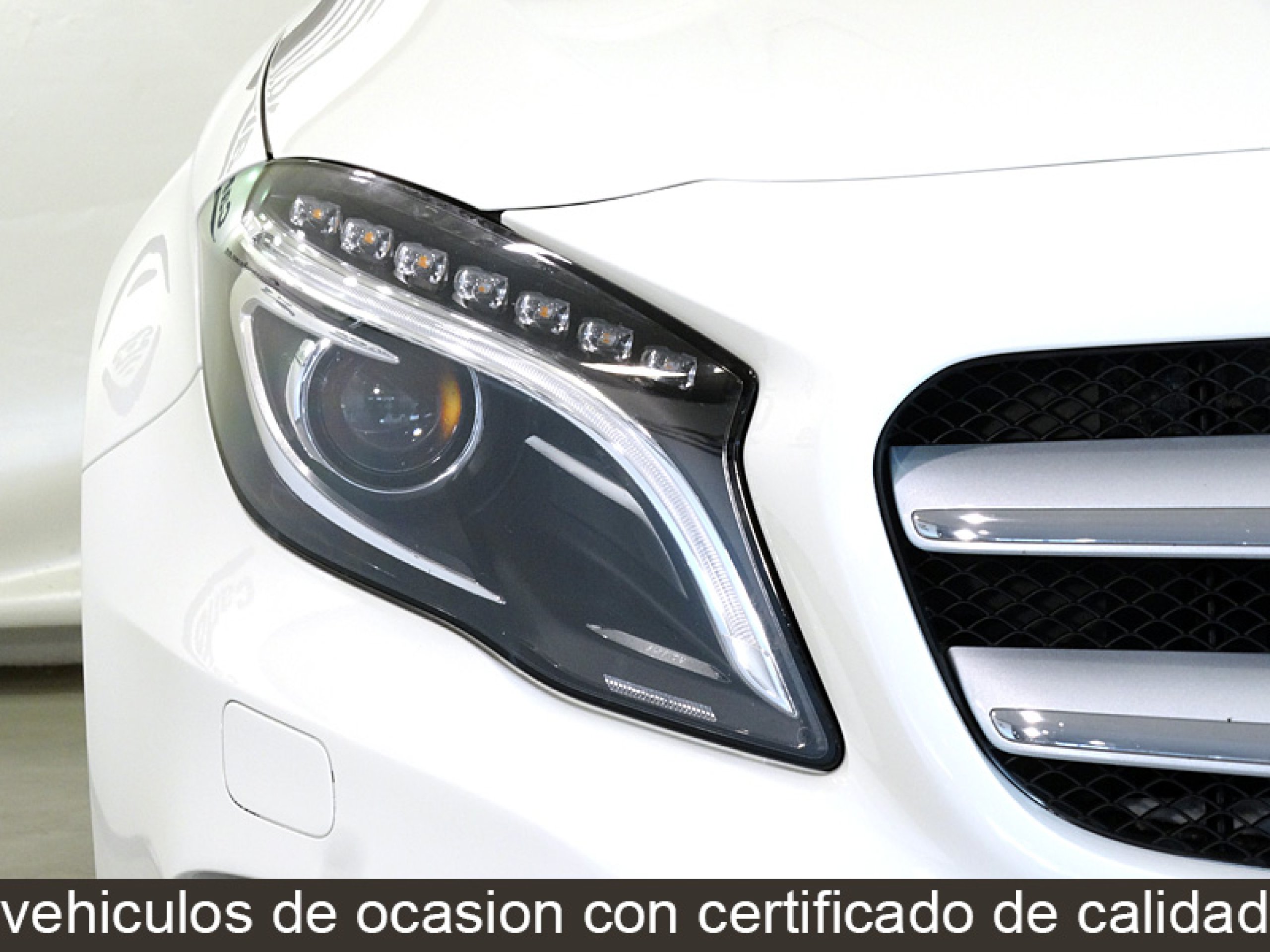 Foto Mercedes-Benz GLA 200 14