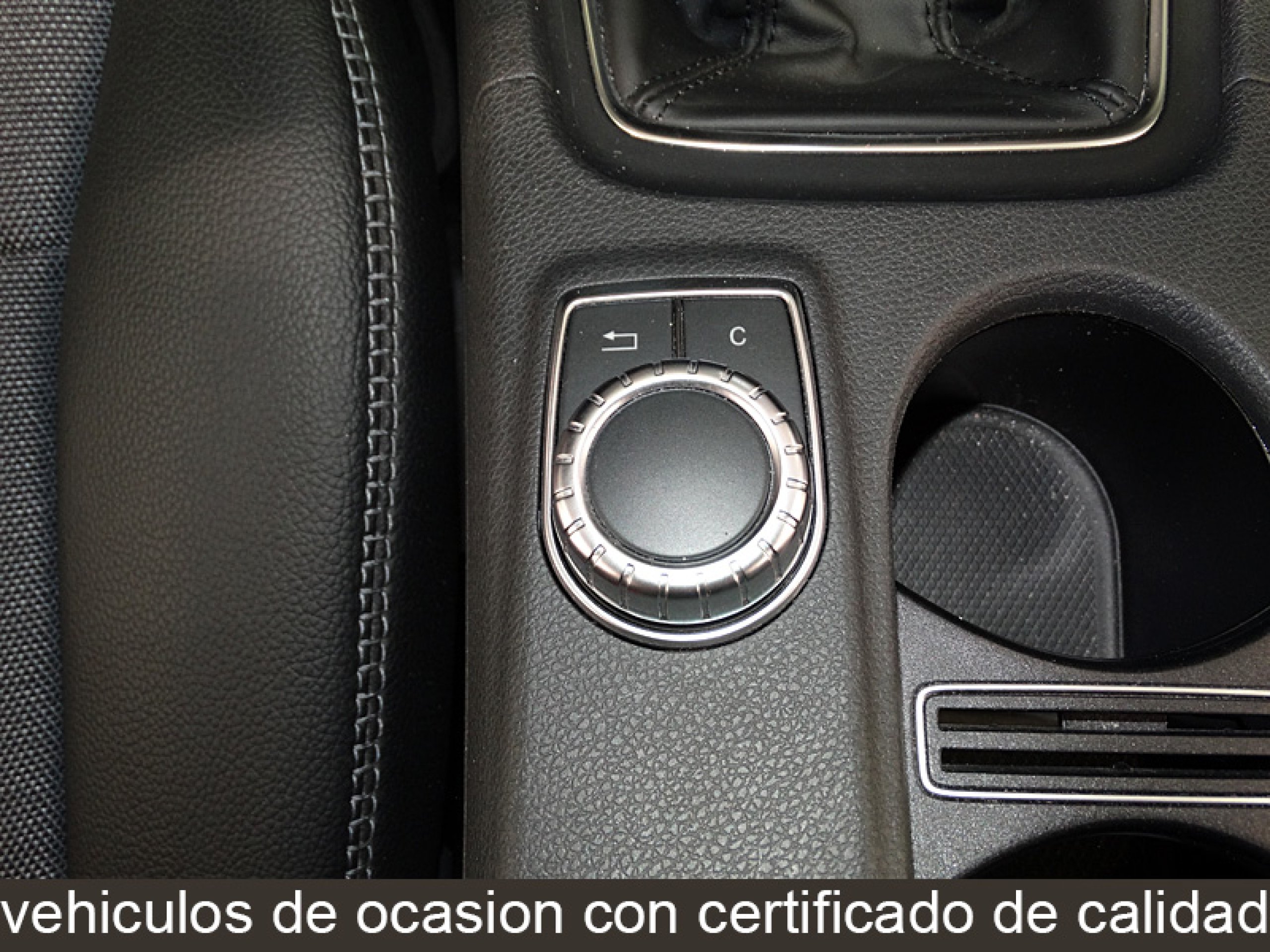 Foto Mercedes-Benz GLA 200 25
