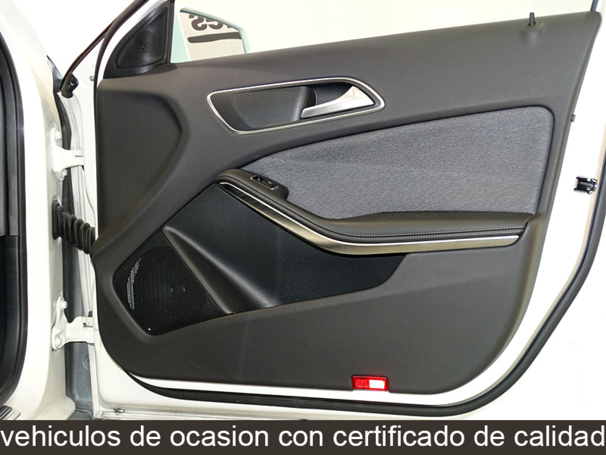 Foto Mercedes-Benz GLA 200 30