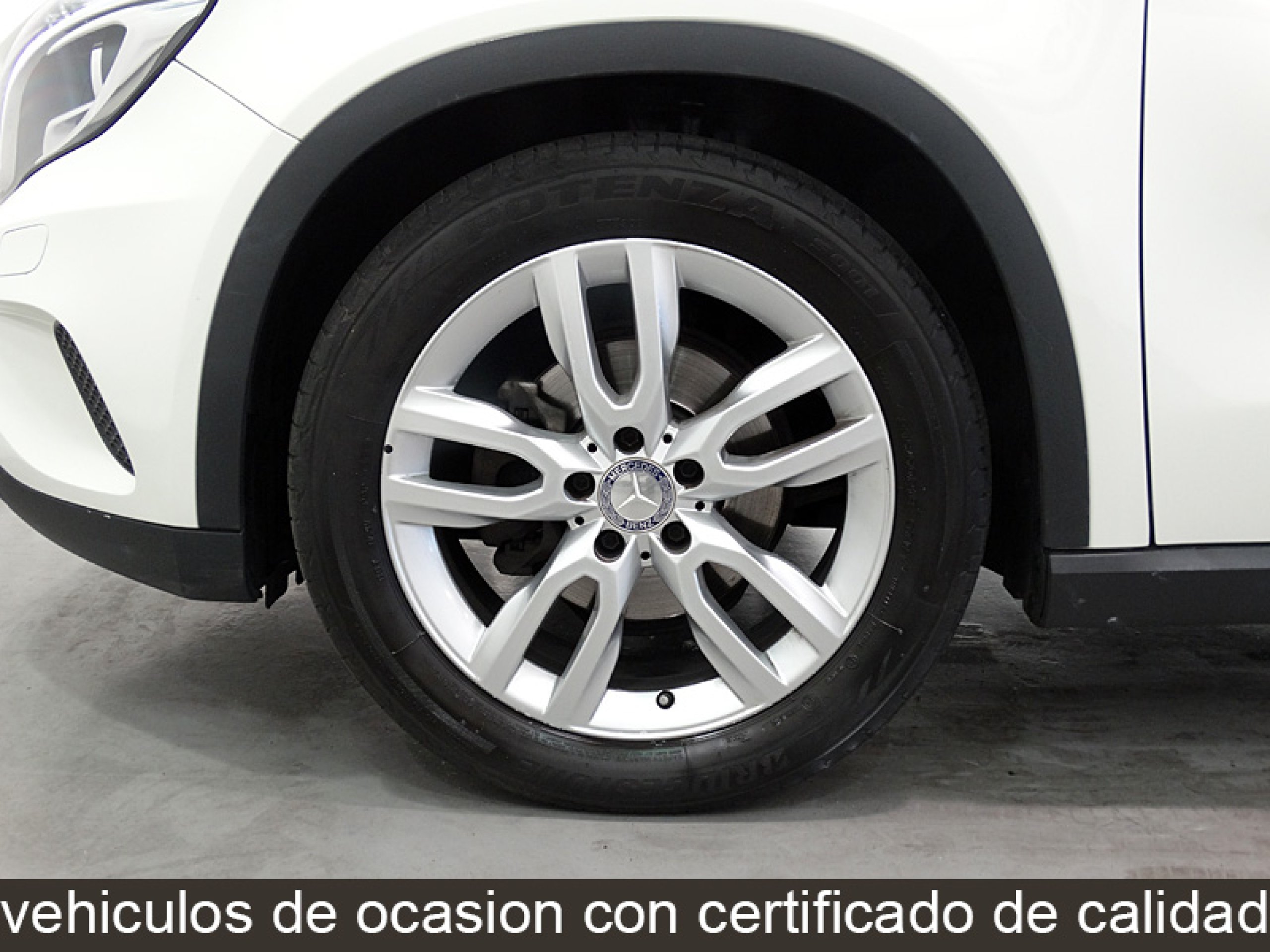 Foto Mercedes-Benz GLA 200 32